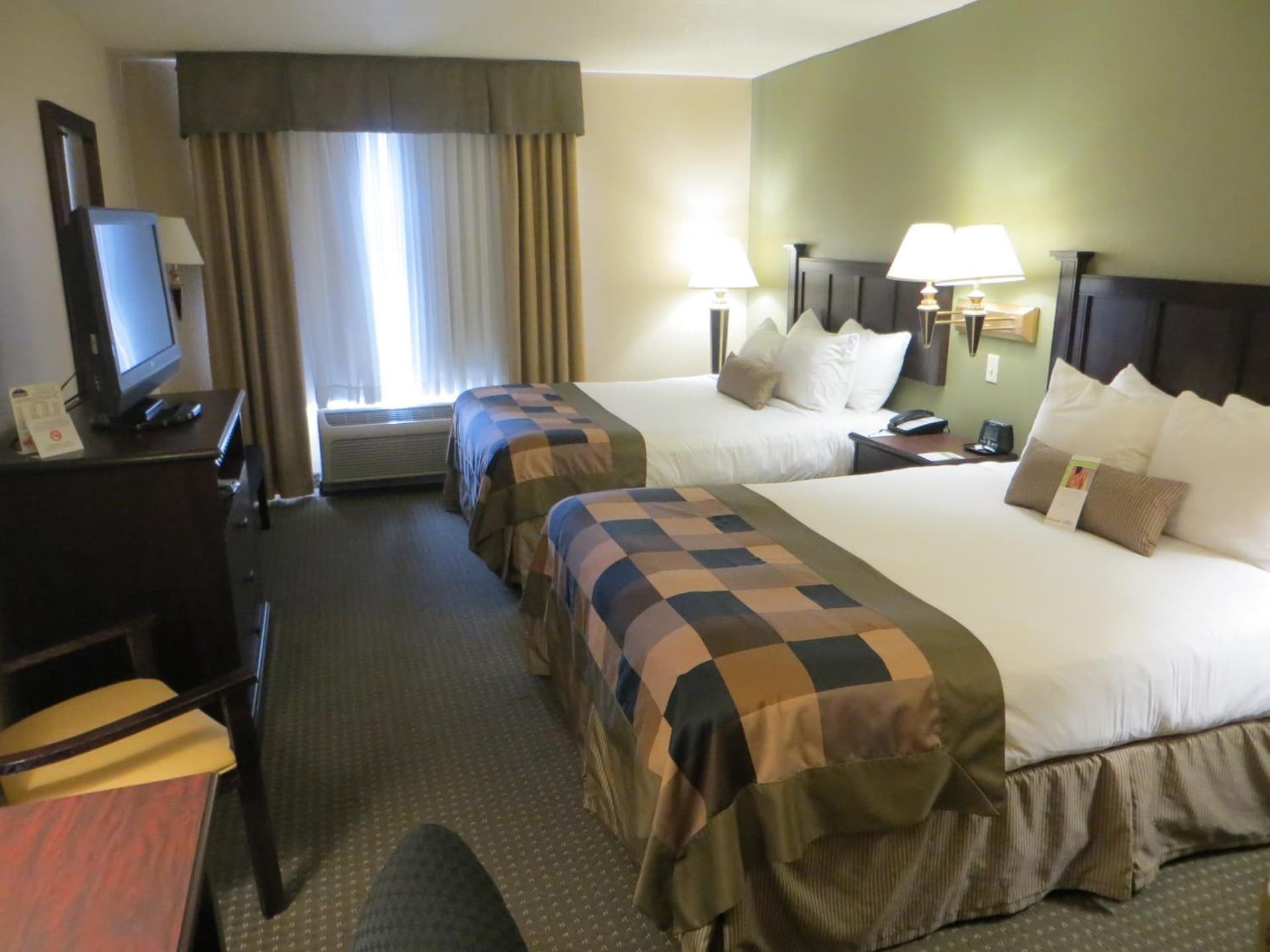 Wingate by Wyndham Peoria - Complimentary Area Shuttle gallery photo in Peoria, IL — image 33