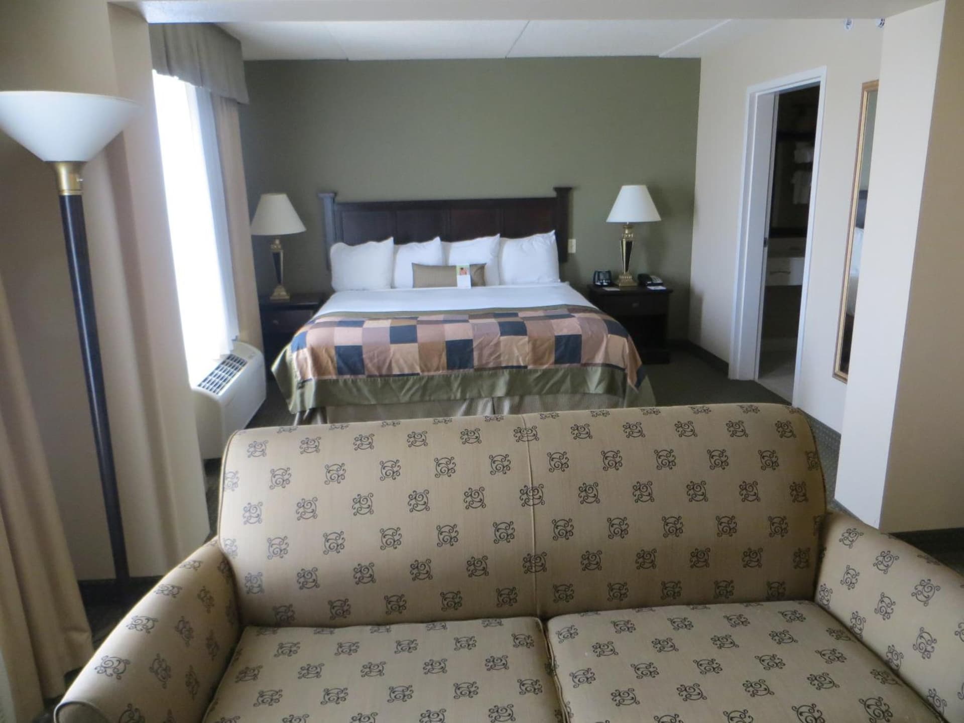 Wingate by Wyndham Peoria - Complimentary Area Shuttle gallery photo in Peoria, IL — image 39