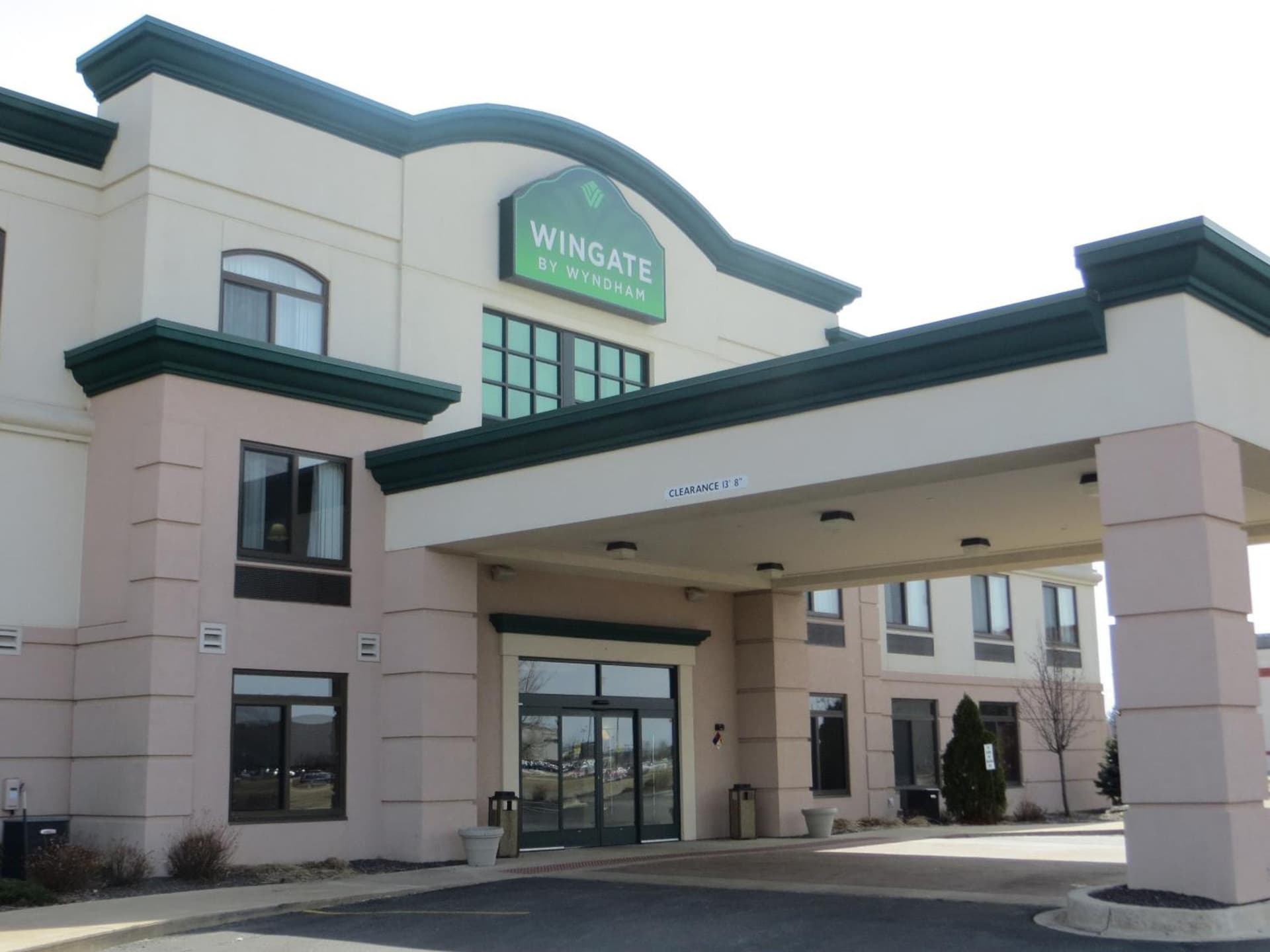 Wingate by Wyndham Peoria - Complimentary Area Shuttle interior in Peoria, IL — gallery photo 2