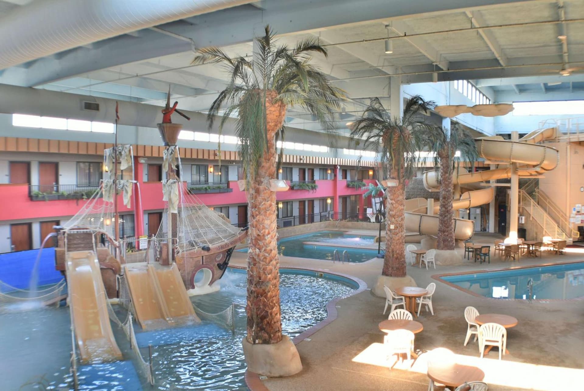 Ramada by Wyndham Sioux Falls Airport - Waterpark Resort & Event Center gallery photo in Sioux Falls, SD — image 148