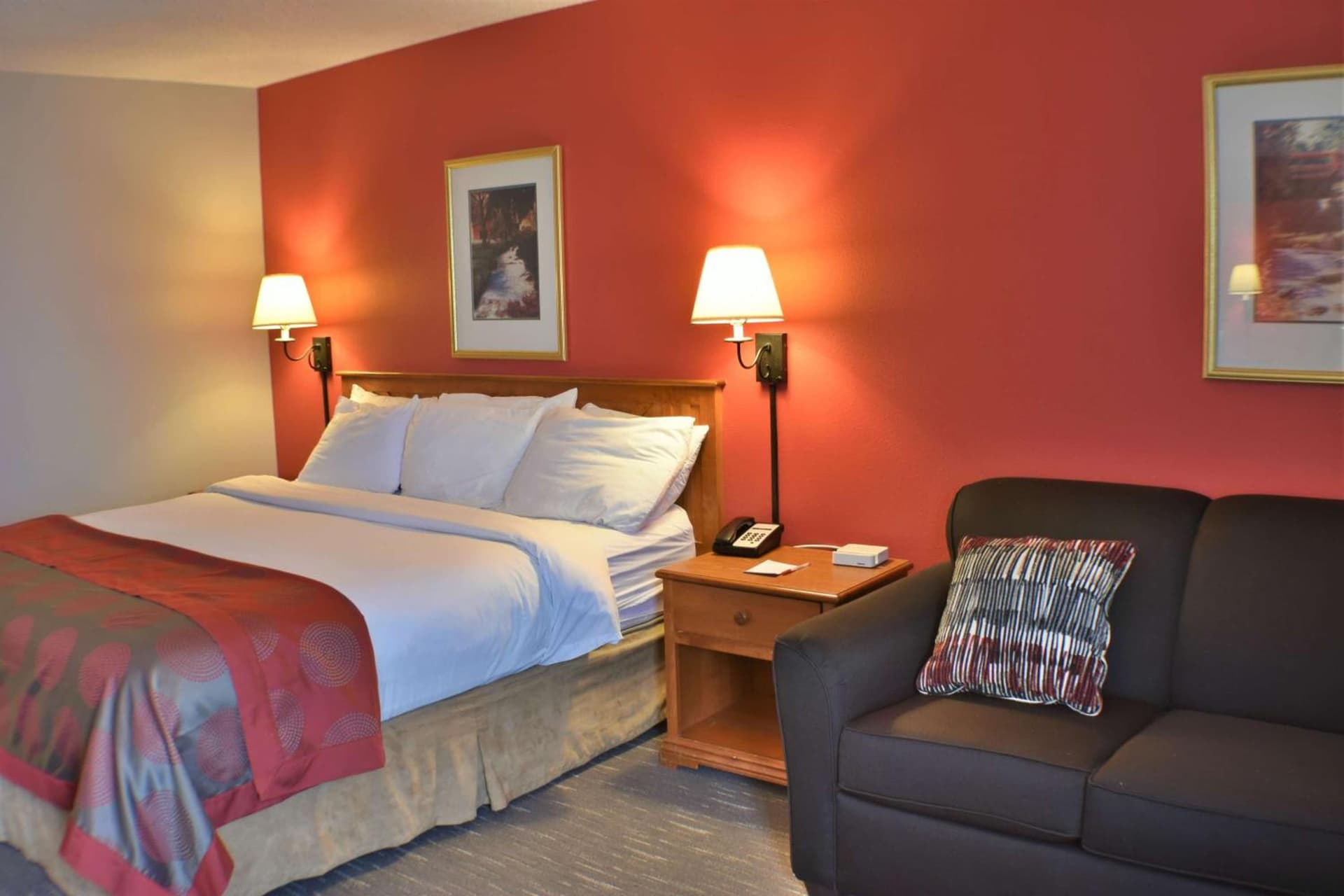 Ramada by Wyndham Sioux Falls Airport - Waterpark Resort & Event Center gallery photo in Sioux Falls, SD — image 10