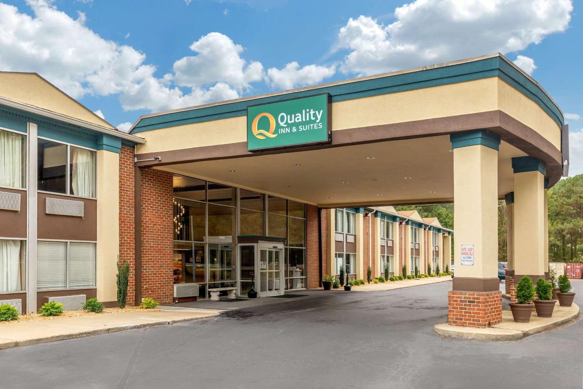 Quality Inn & Suites Apex - Holly Springs NC property views in Apex, NC — gallery photo 3