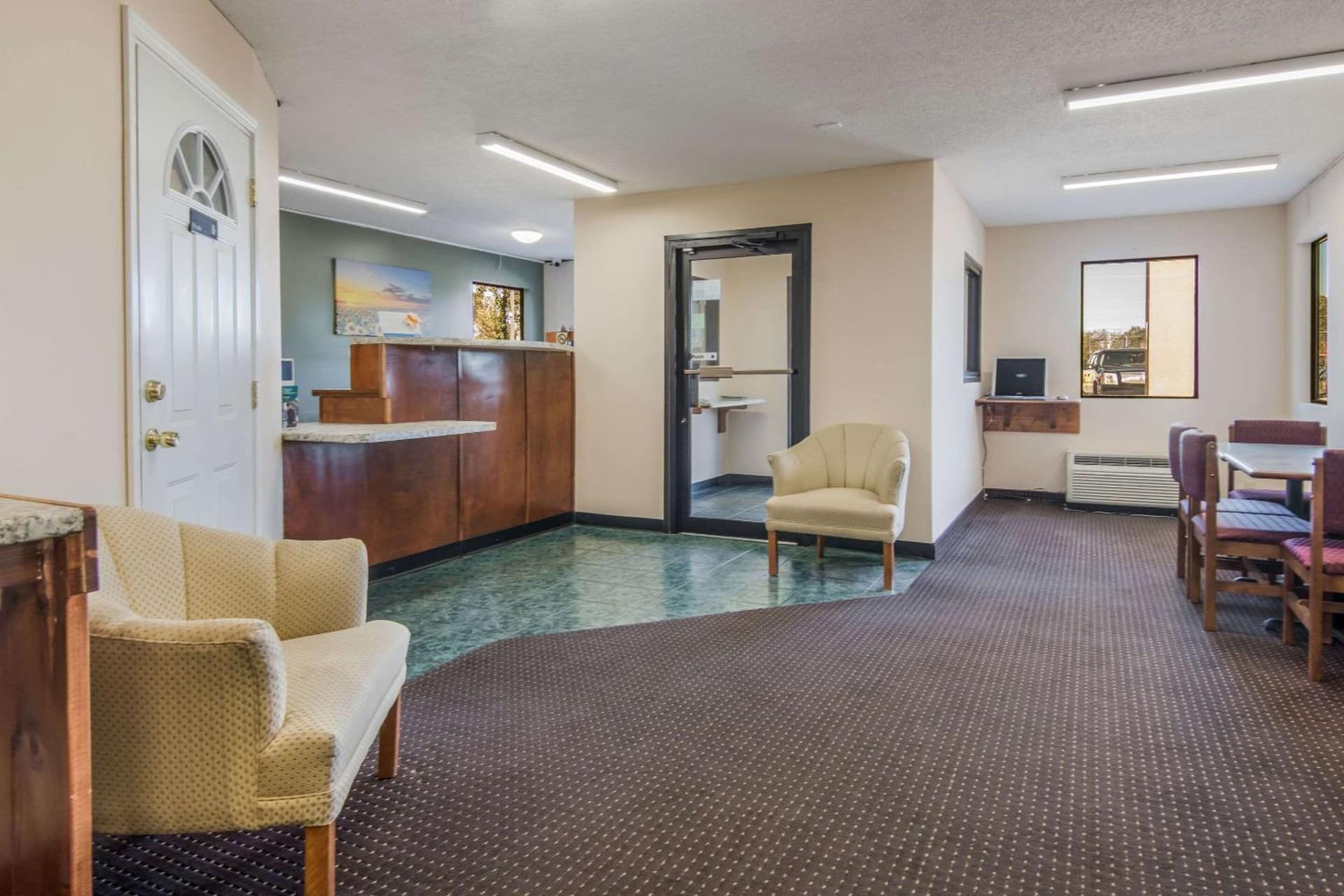 Rodeway Inn & Suites Dublin property views in Dublin, GA — gallery photo 3