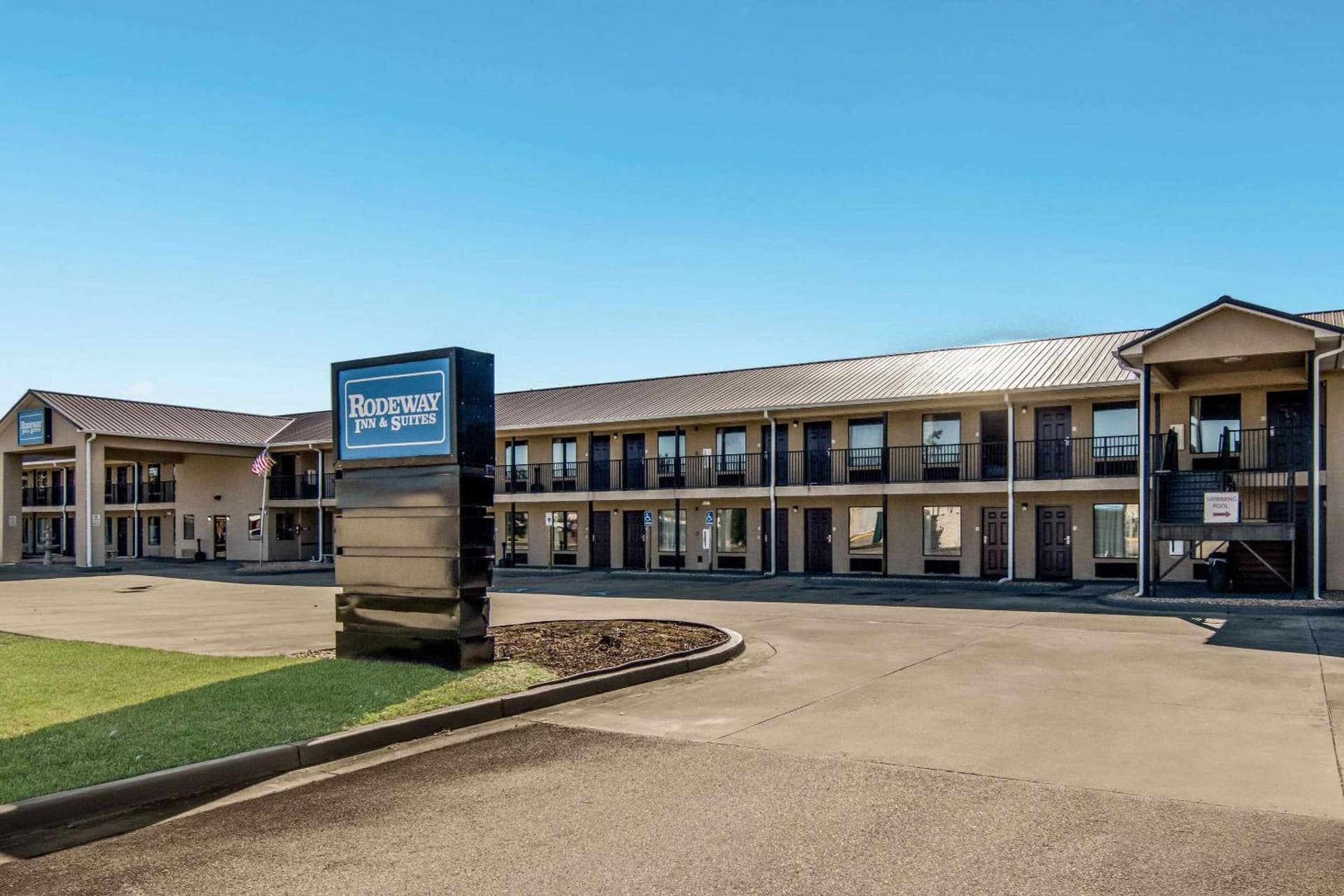 Rodeway Inn & Suites Dublin — hotel in Dublin, Georgia