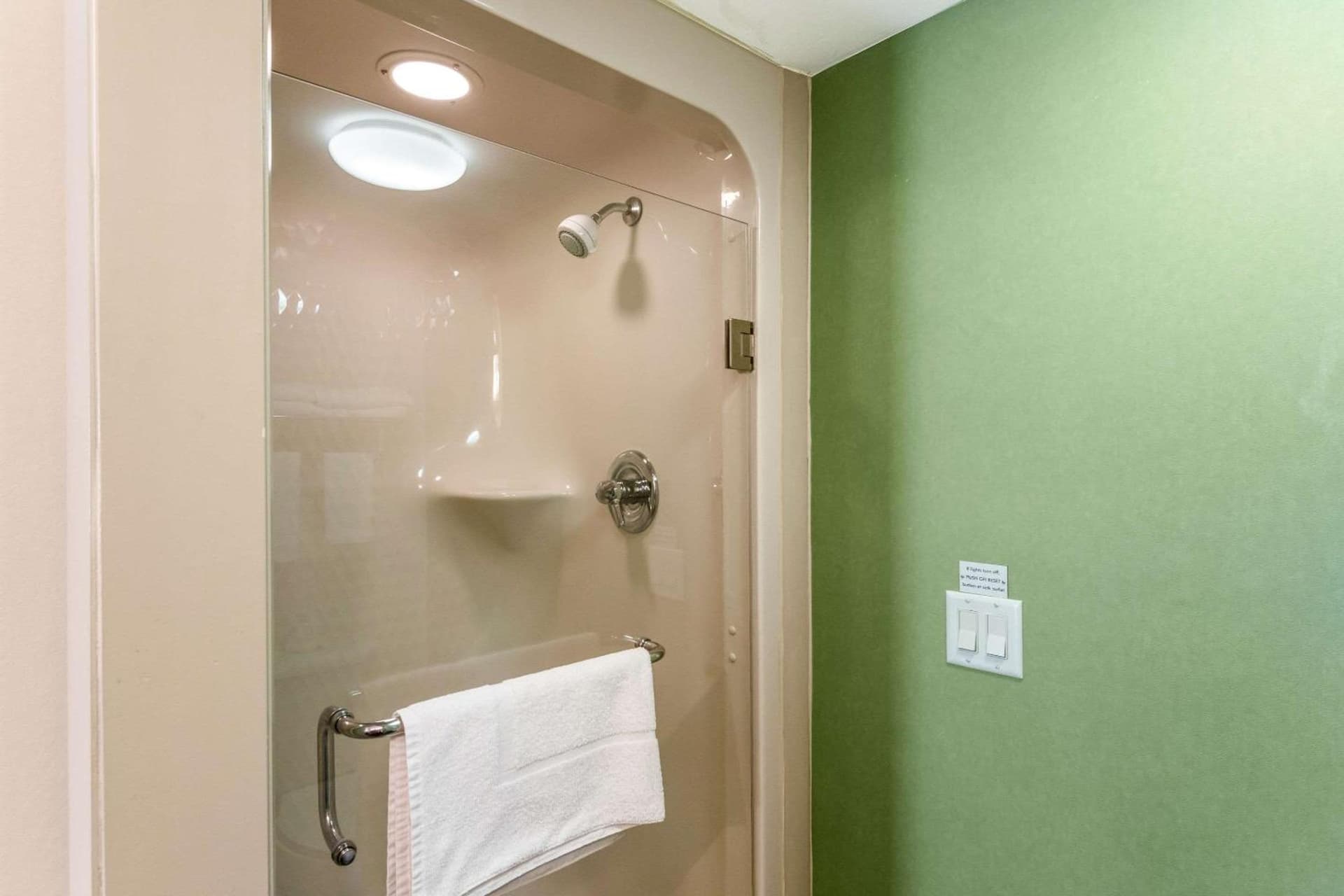 Sleep Inn & Suites Niantic North gallery photo in Niantic, CT — image 13