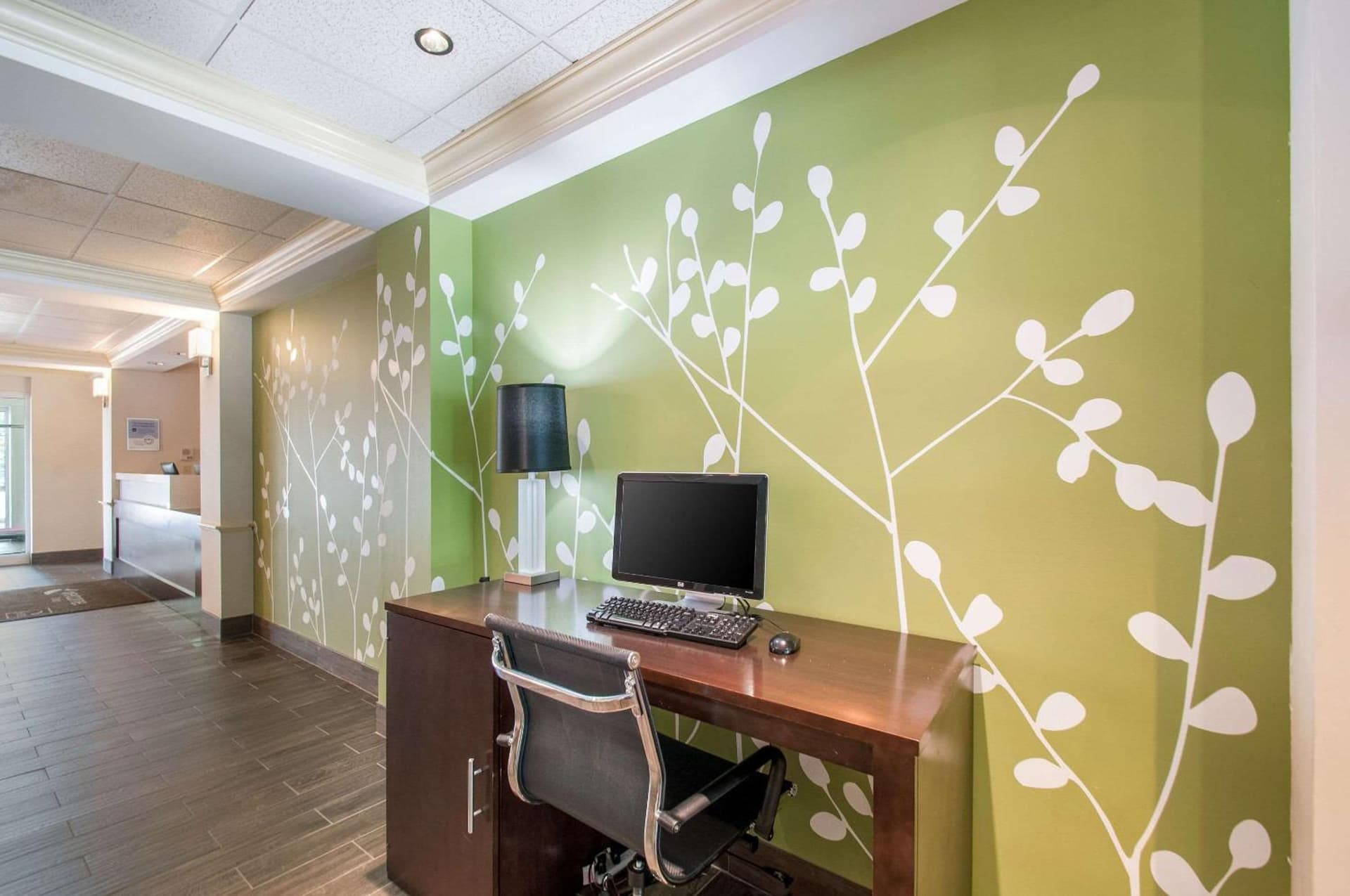 Sleep Inn & Suites Dover University Area interior in Dover, DE — gallery photo 2