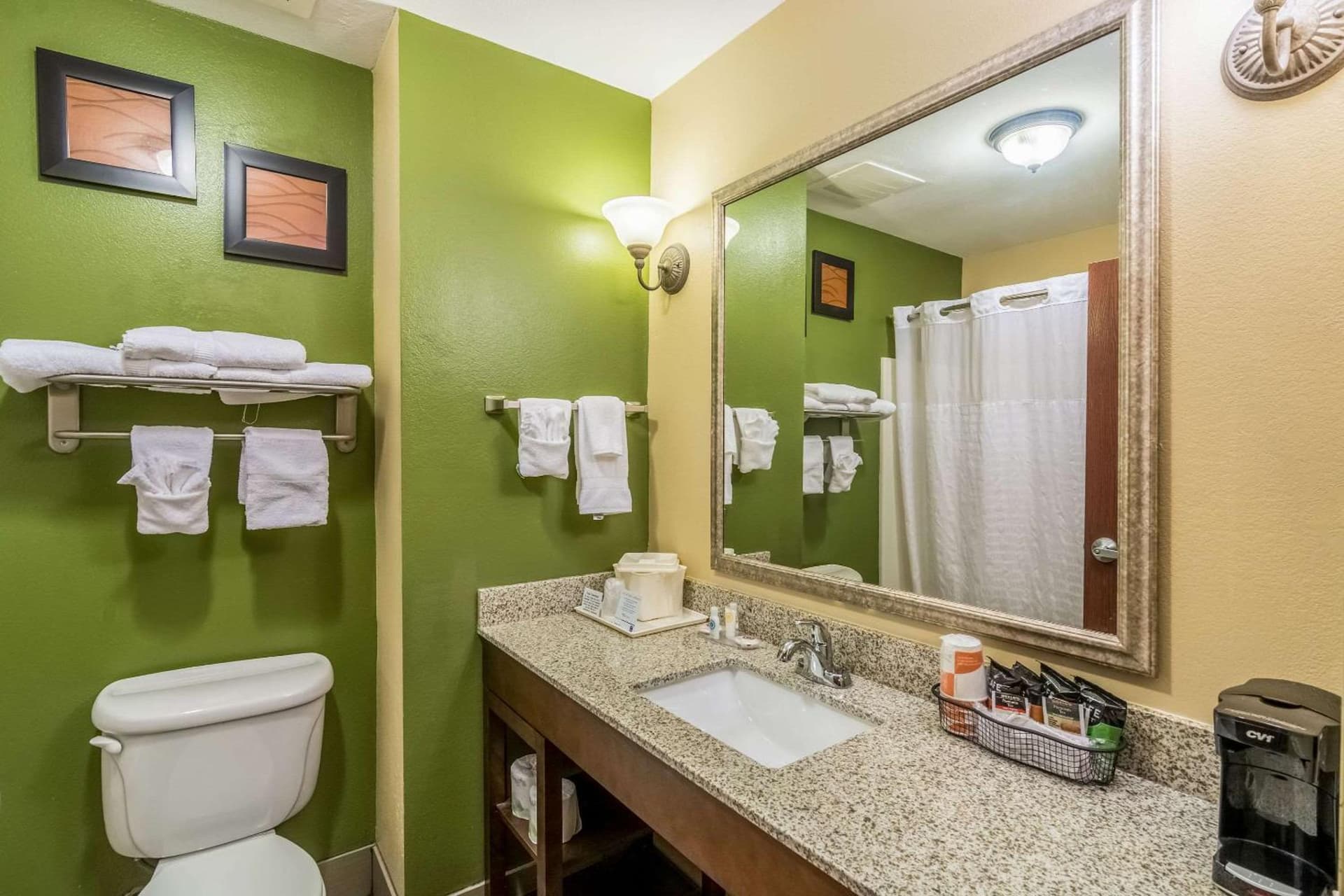 Comfort Inn & Suites Panama City North gallery photo in Panama City, FL — image 22