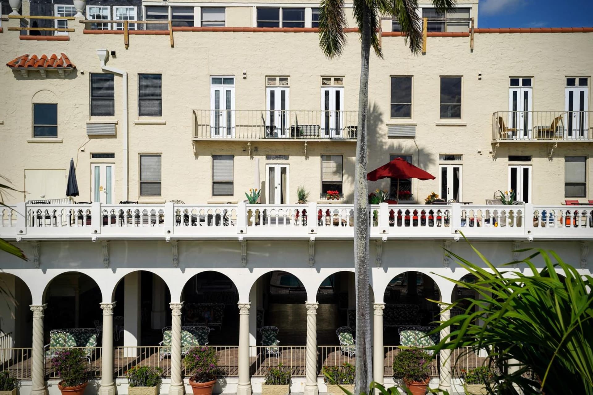 Palm Beach Hotel with Juliette Balconies! 2 blocks from beach! Historic Landmark interior in Palm Beach, FL — gallery photo 2