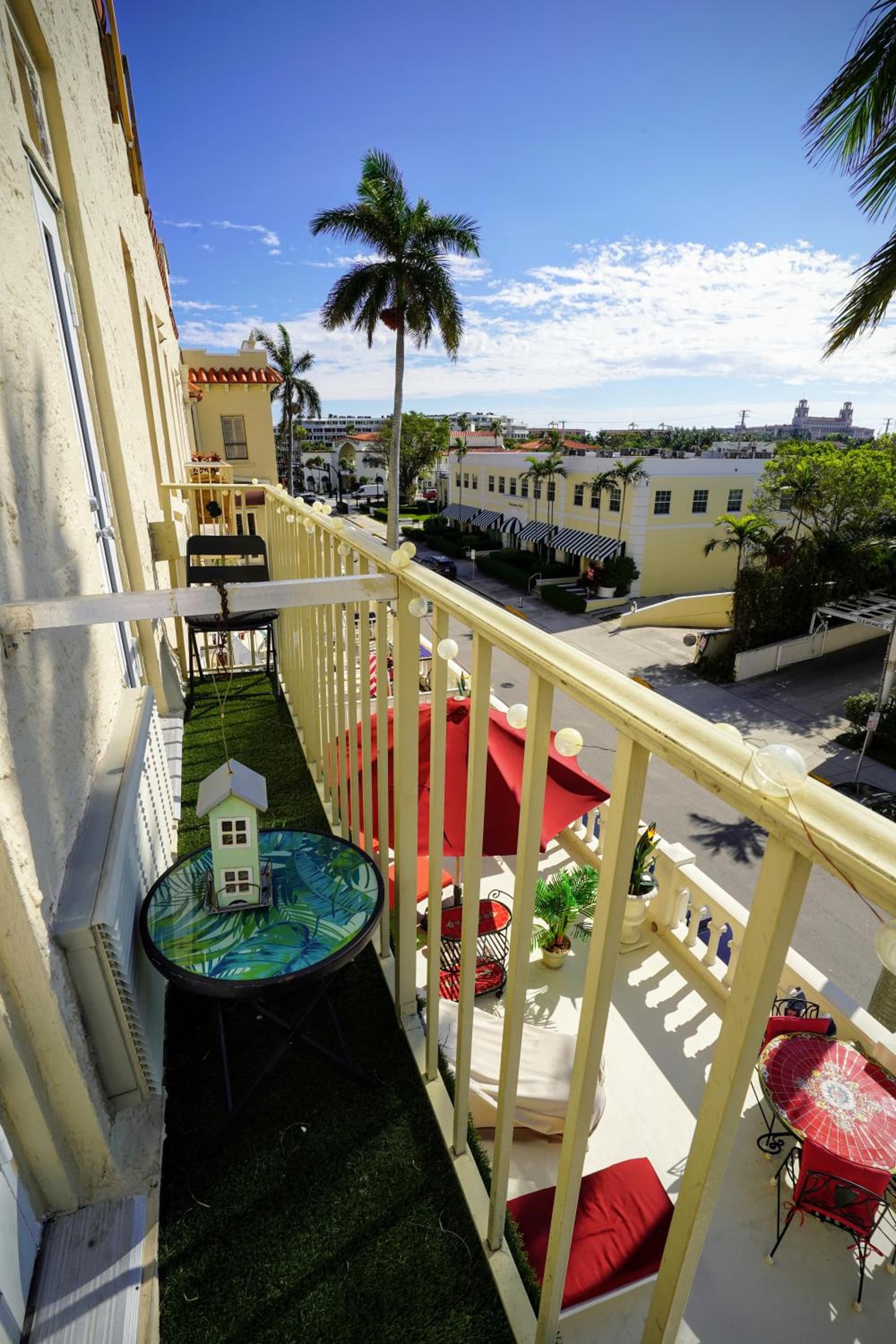 Palm Beach Hotel with Juliette Balconies! 2 blocks from beach! Historic Landmark property views in Palm Beach, FL — gallery photo 3