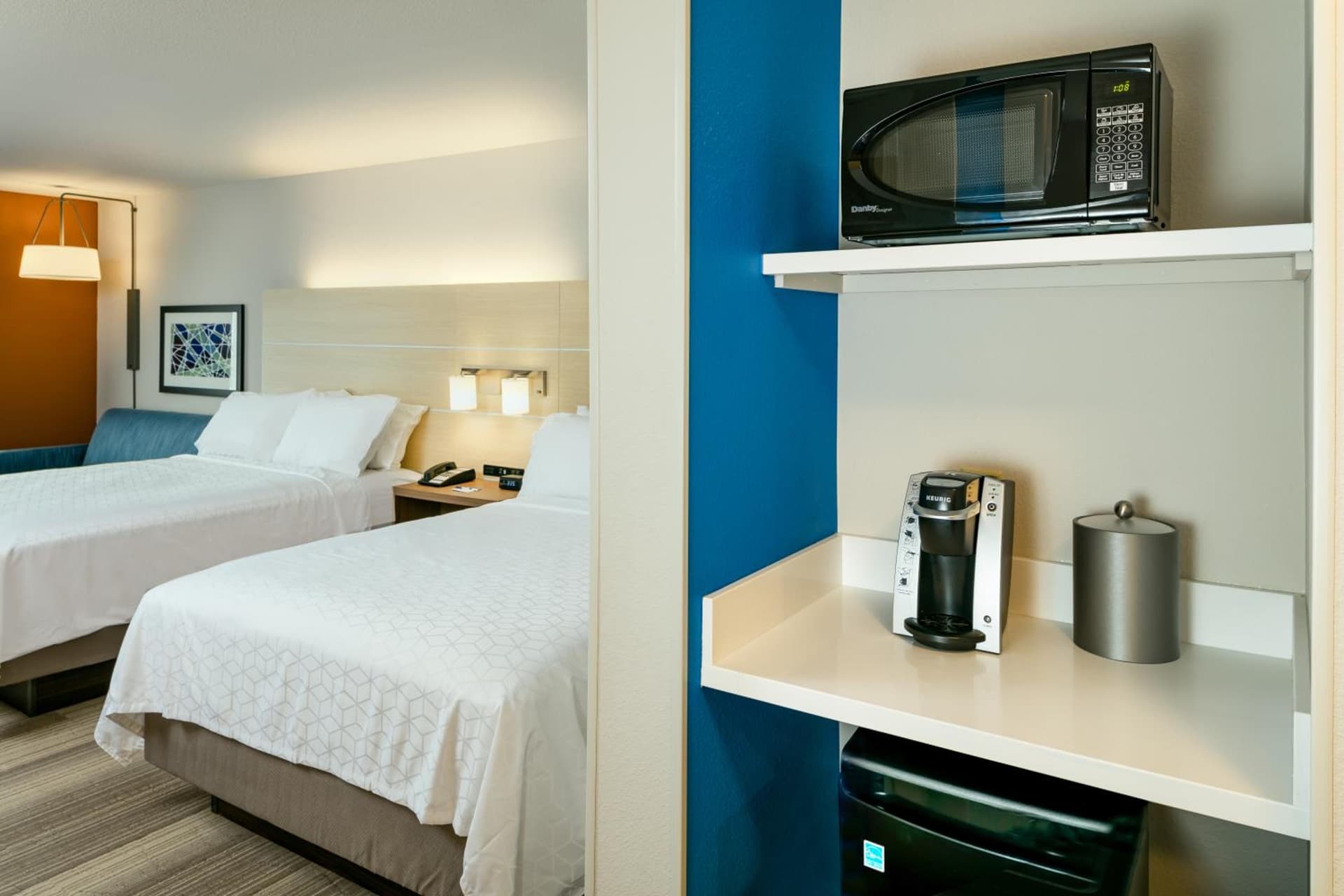 Holiday Inn Express & Suites - Medford by IHG gallery photo in Medford, OR — image 8
