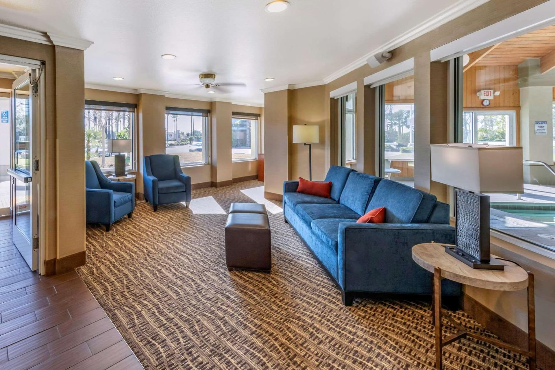 Comfort Inn Fontana interior in Fontana, CA — gallery photo 2