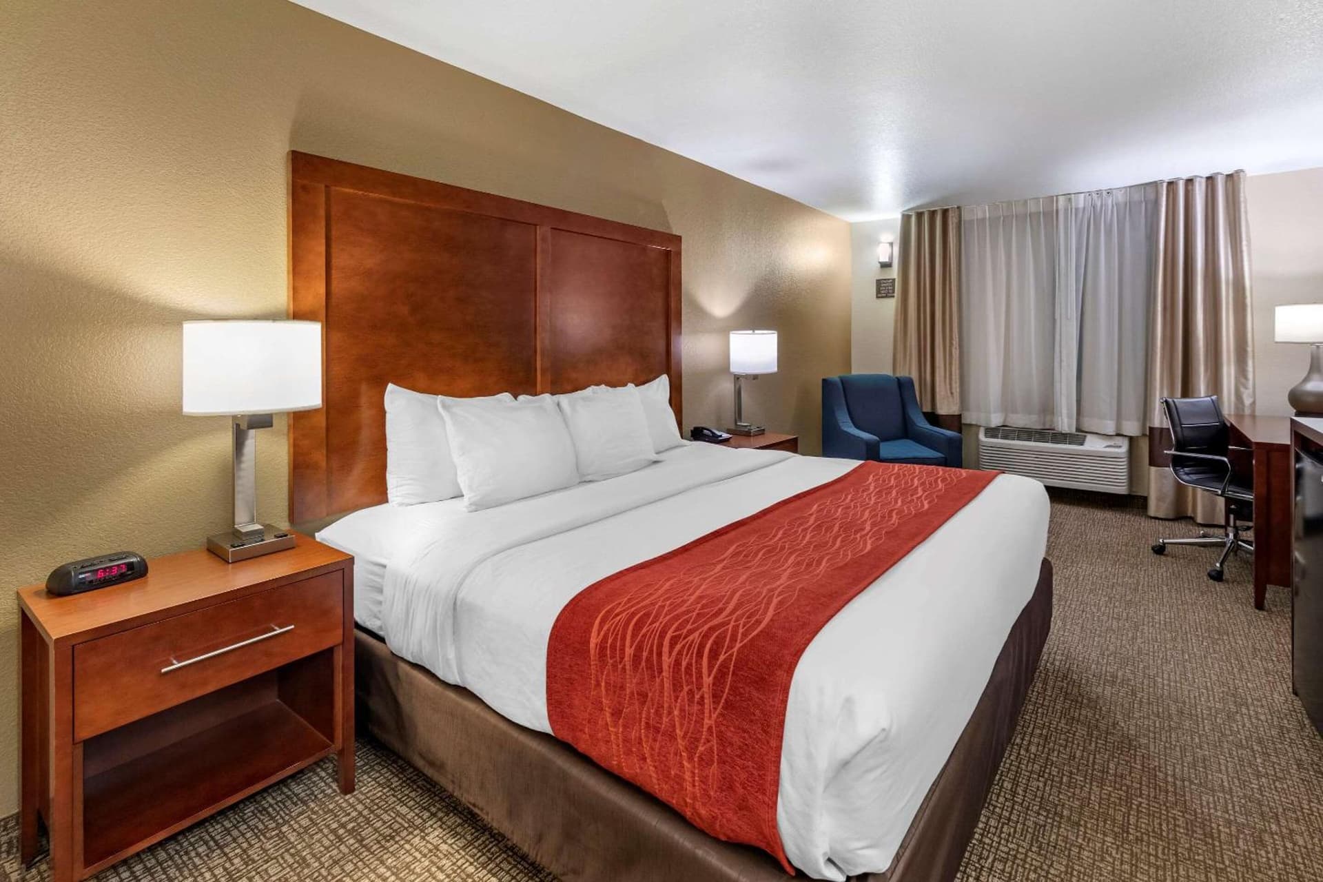 Comfort Inn Fontana property views in Fontana, CA — gallery photo 3