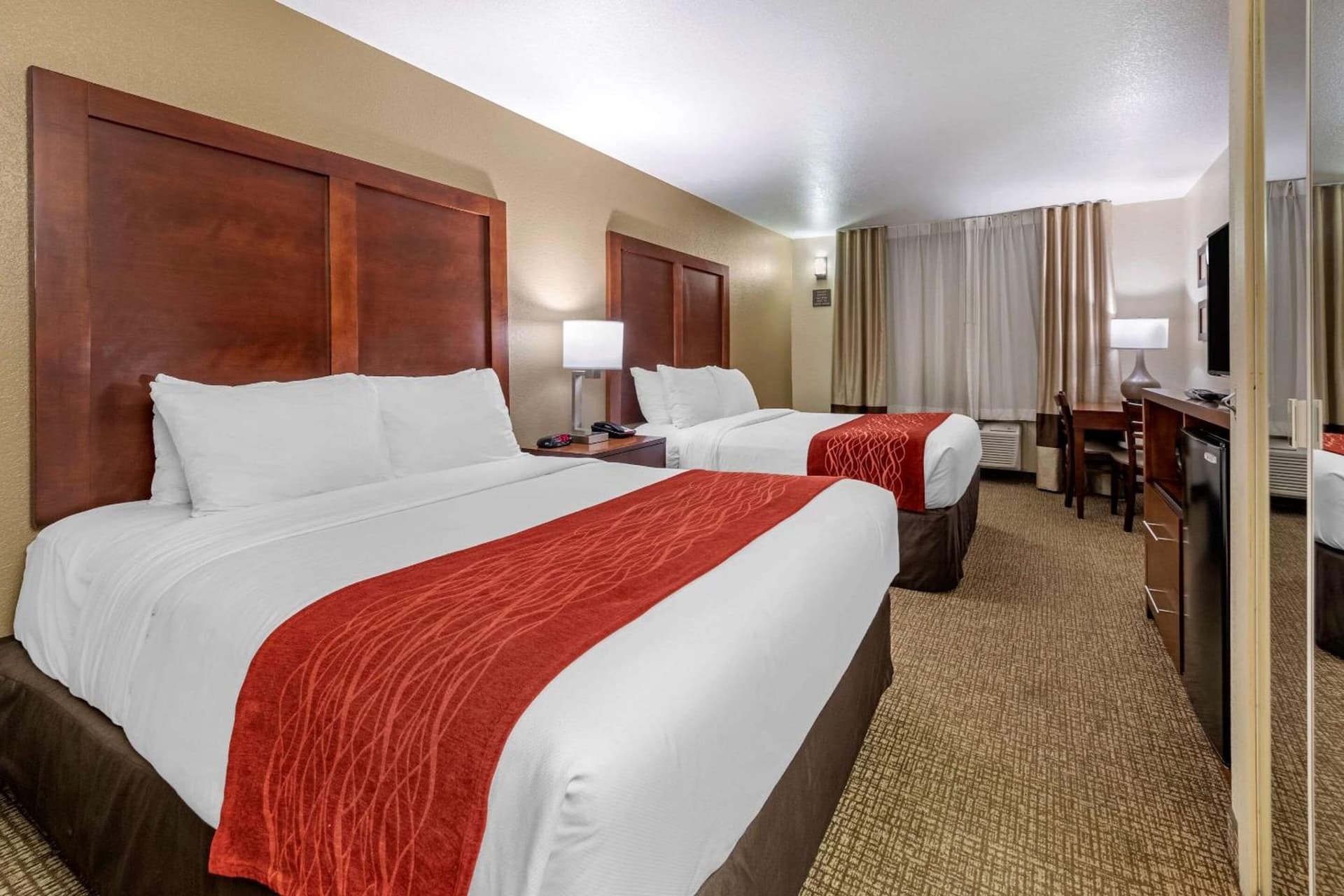 Comfort Inn Fontana interior in Fontana, CA — gallery photo 2