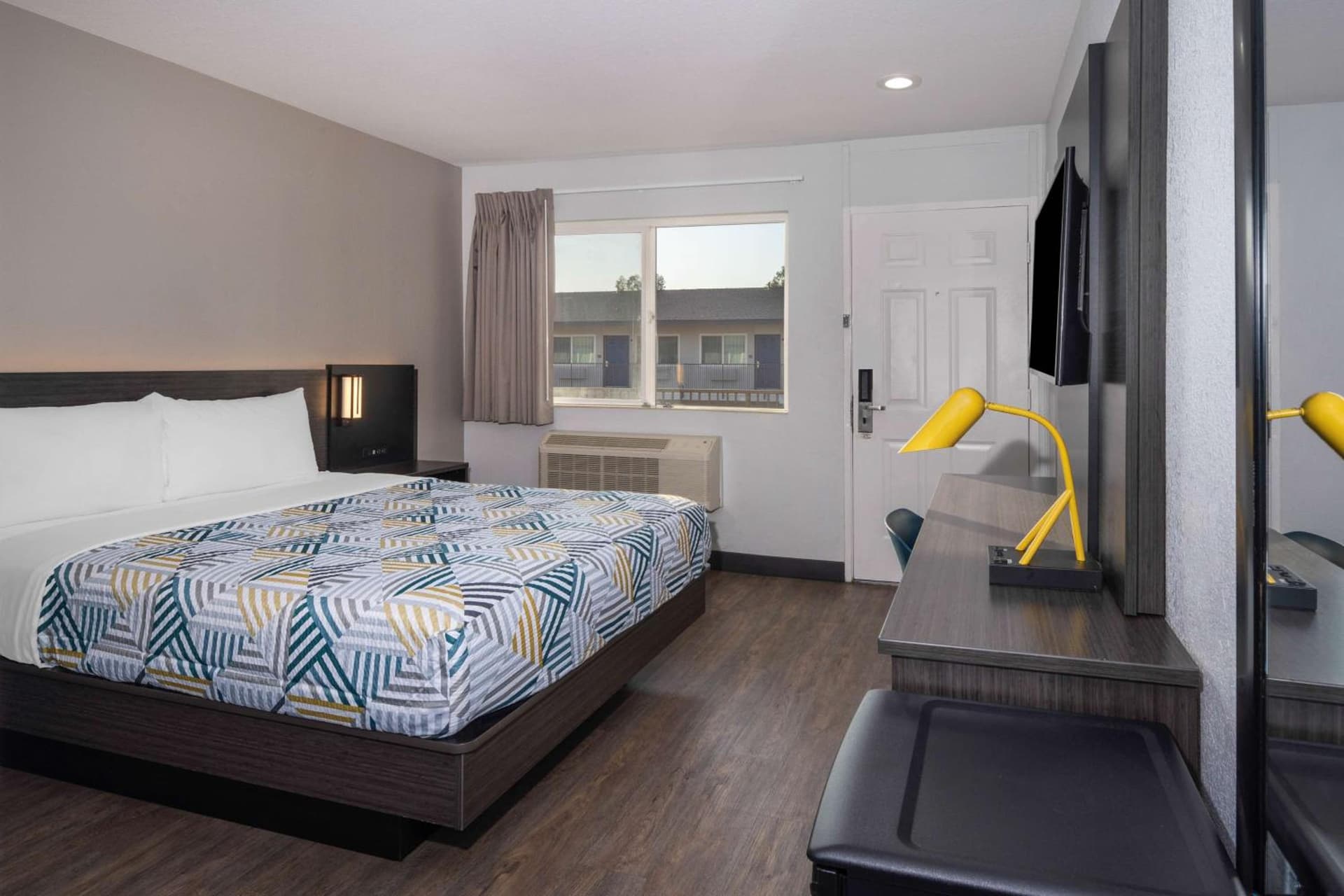 Motel 6-Fontana, CA property views in Fontana, CA — gallery photo 3