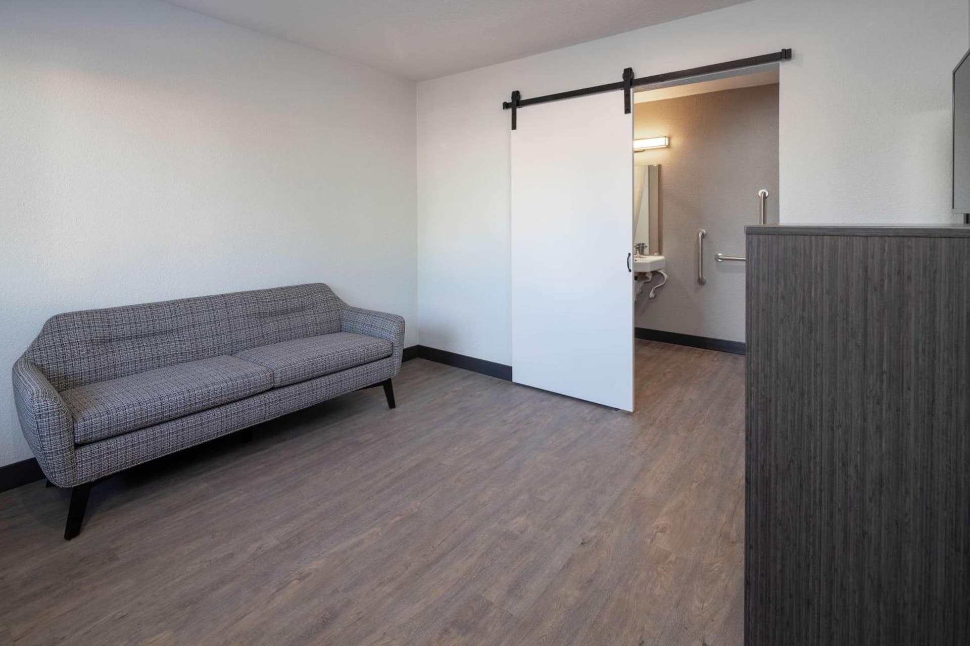Motel 6-Fontana, CA gallery photo in Fontana, CA — image 21