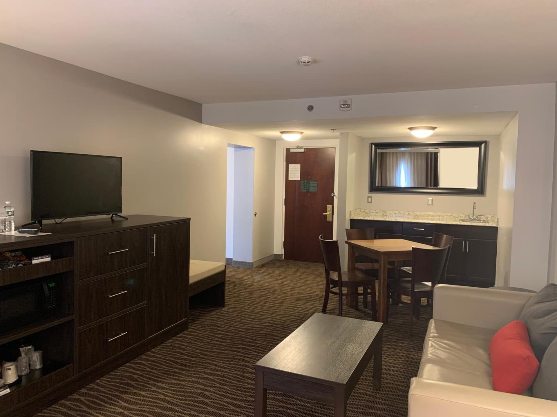 Country Inn & Suites by Radisson, Rochester-Pittsford-Brighton, NY gallery photo in Rochester, NY — image 21