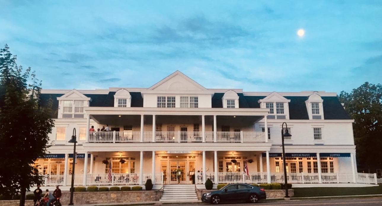 Mills Park Hotel — hotel in Fairborn, Ohio