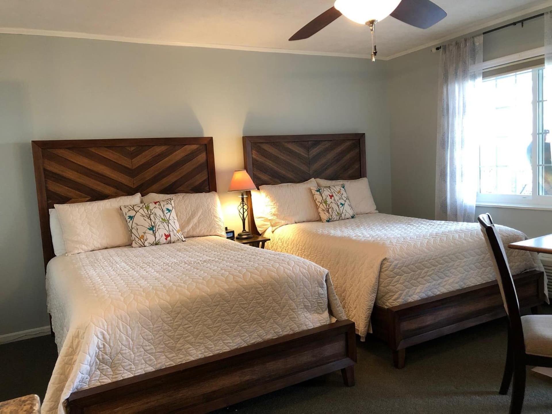 The Mount Vernon Inn interior in Mount Vernon, OH — gallery photo 2