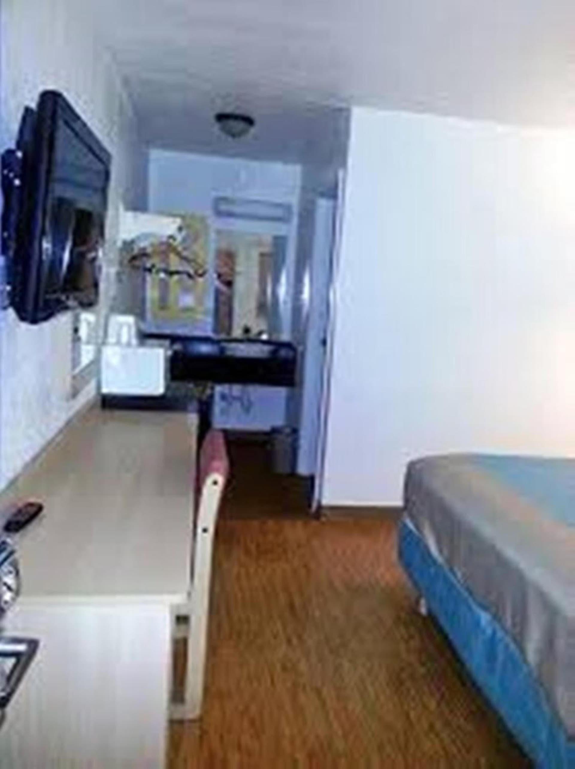 Motel 6-Carlsbad, NM interior in Carlsbad, NM — gallery photo 2