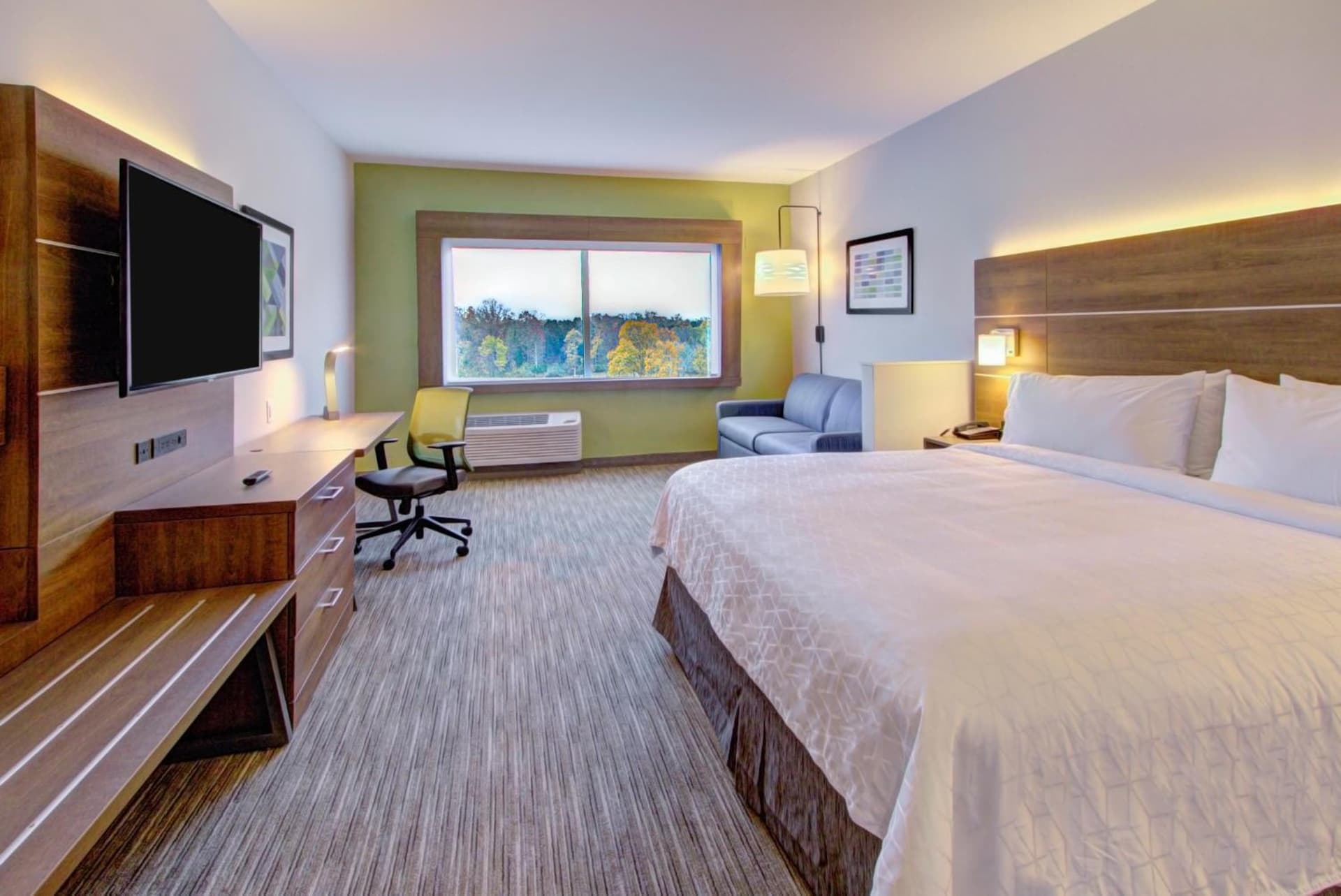 Holiday Inn Express & Suites Charlotte Southwest by IHG gallery photo in Charlotte, NC — image 25