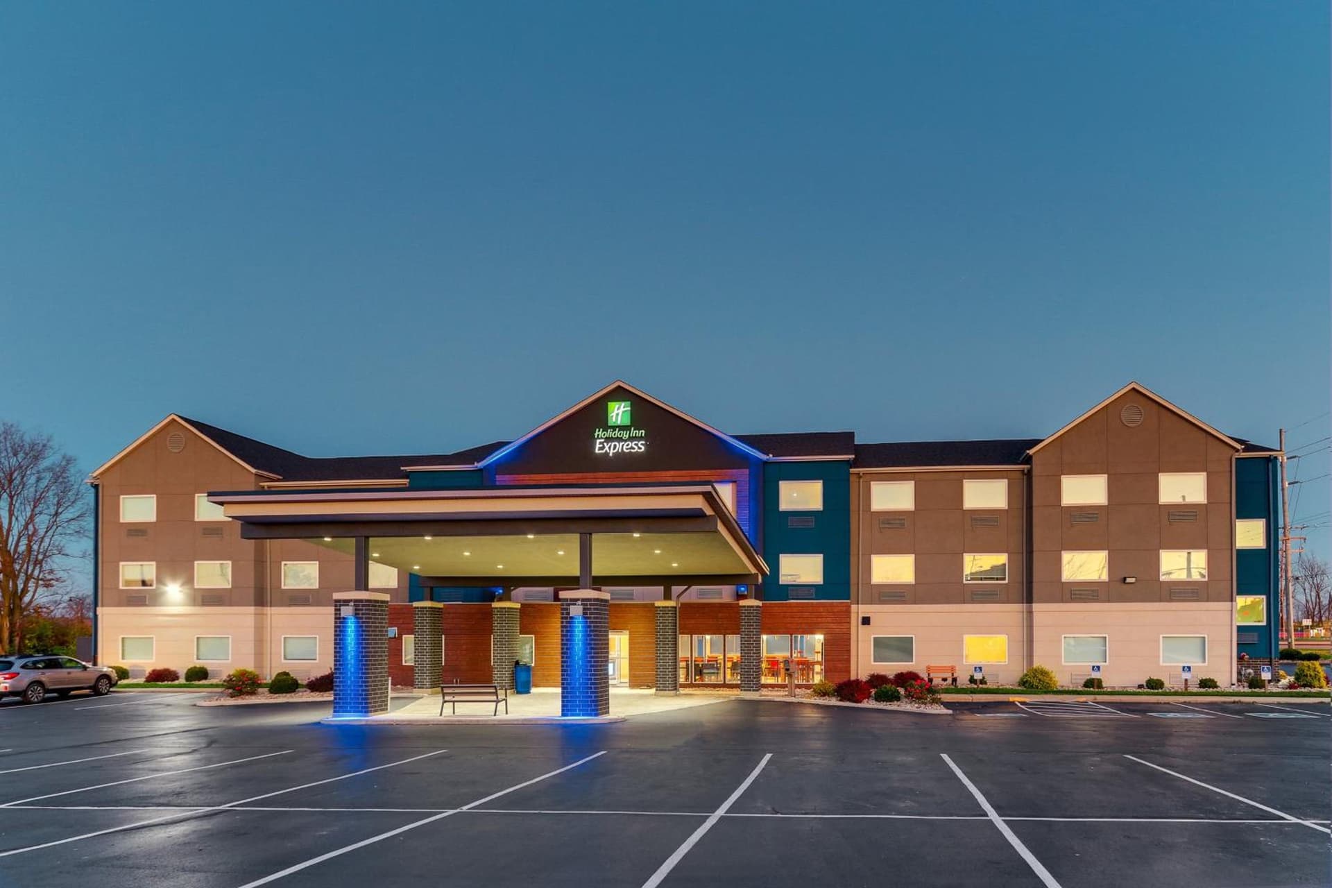 Holiday Inn Express - Cincinnati North - Monroe by IHG featured exterior or lobby in Monroe, OH — similar hotel