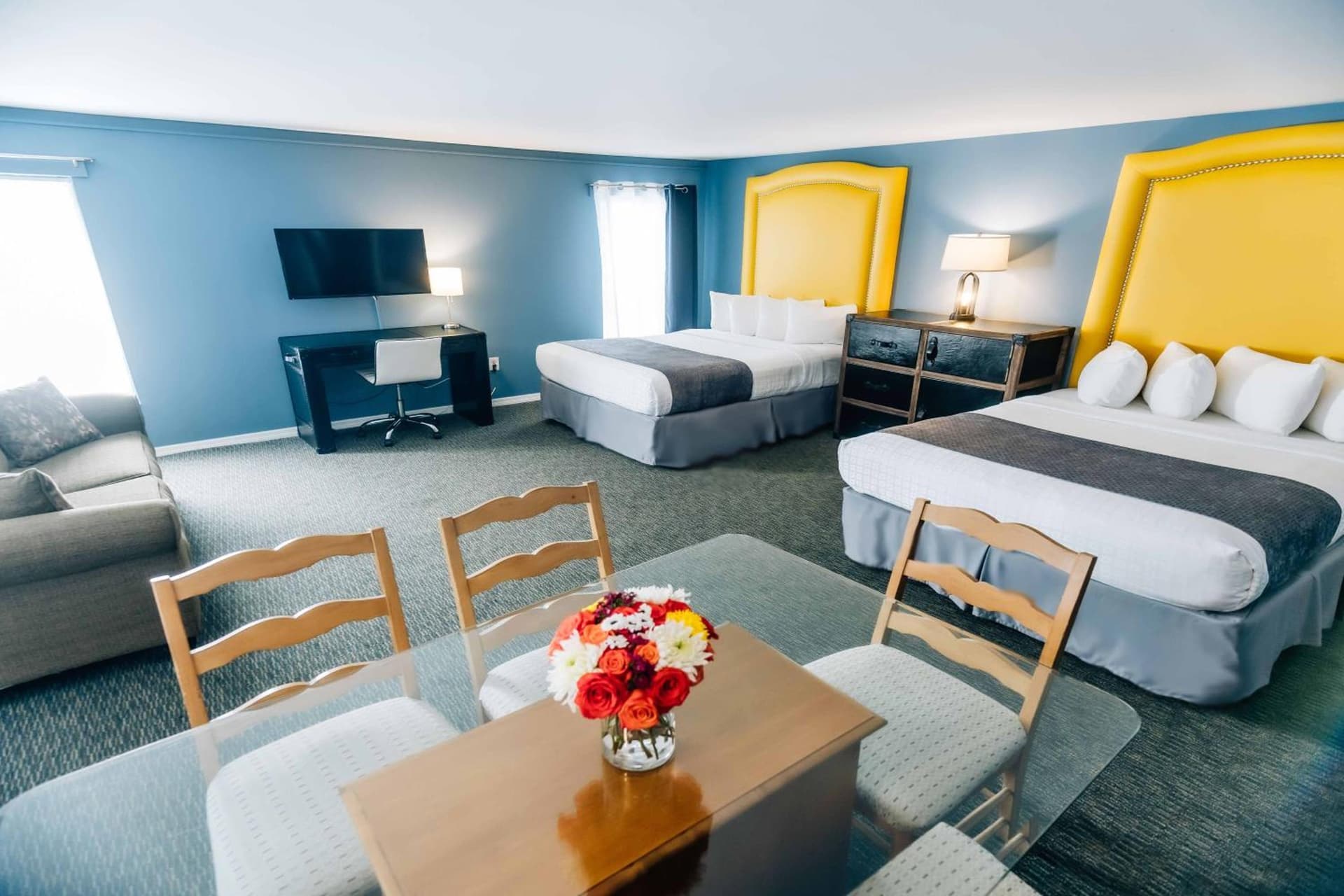 Hollander Hotel - Downtown St. Petersburg gallery photo in St Petersburg — image 42