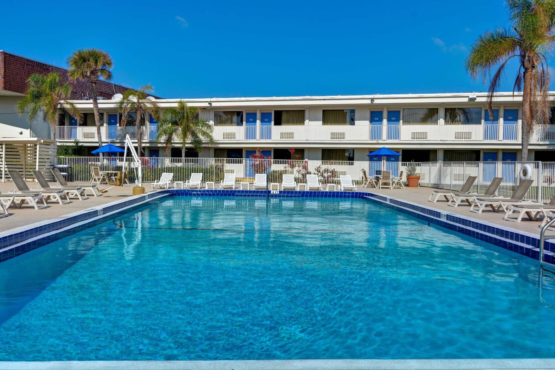Motel 6-Cocoa Beach, FL property views in Cocoa Beach, FL — gallery photo 3