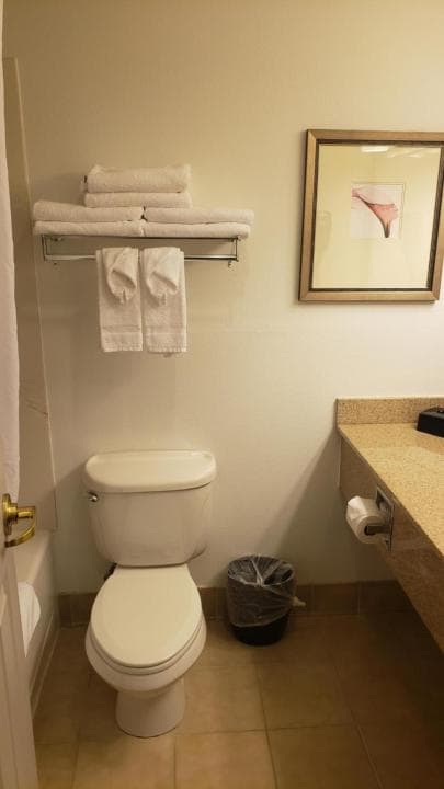 Four Points by Sheraton Bedford Manchester Airport property views in Bedford — gallery photo 3