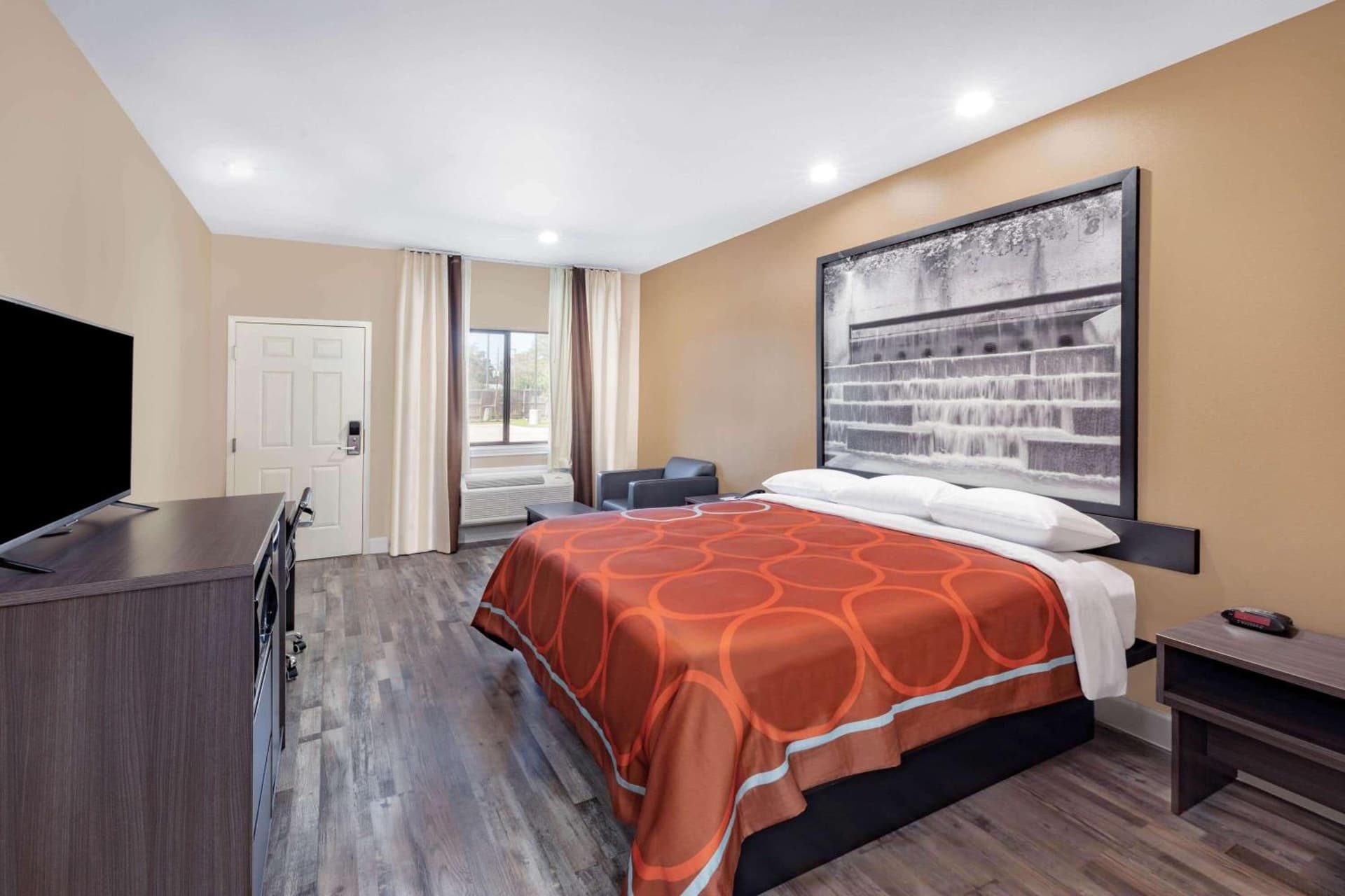 Super 8 by Wyndham Houston NW Beltway 8-West Rd property views in Houston, TX — gallery photo 3
