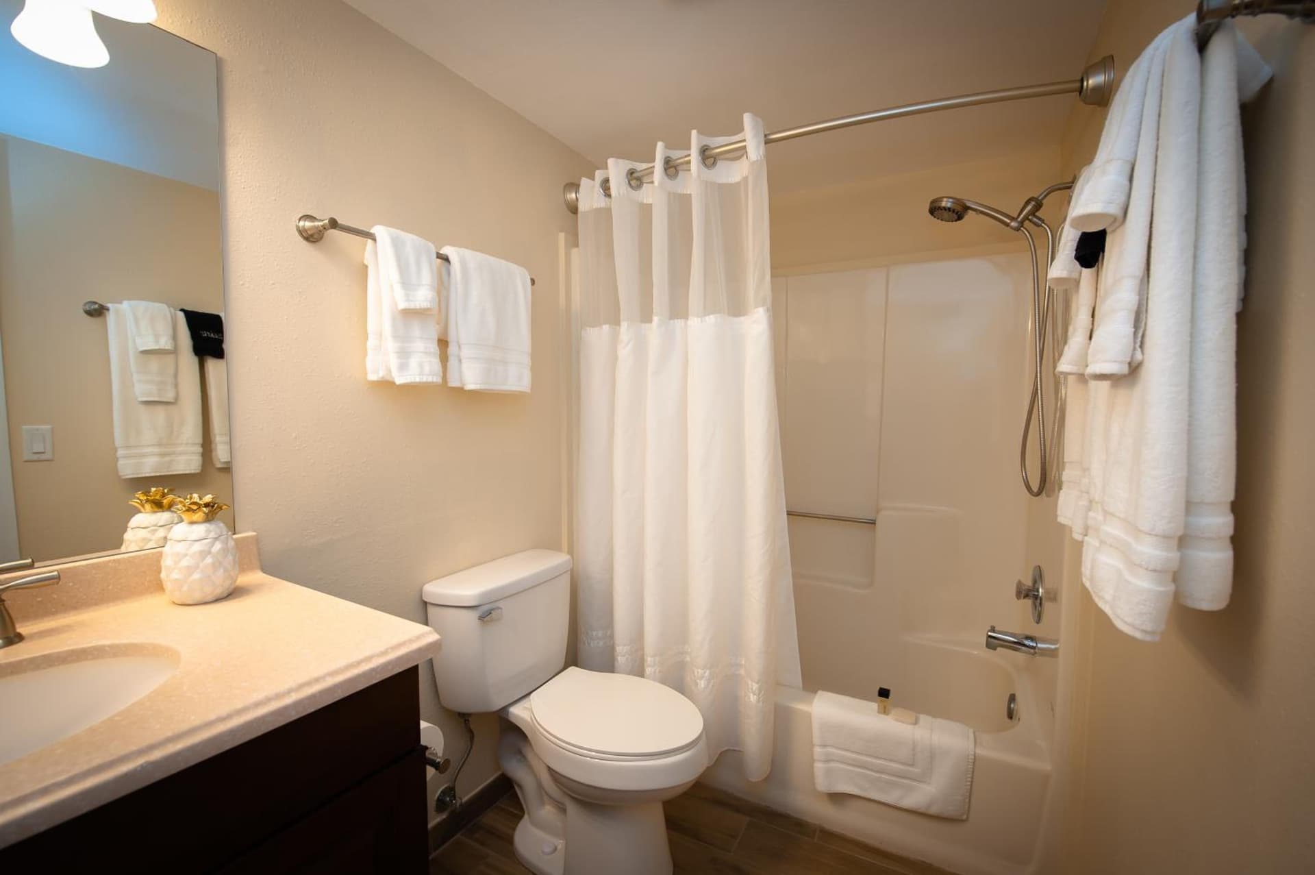 Cedar Cove Resort & Cottages gallery photo in Holmes Beach, FL — image 150