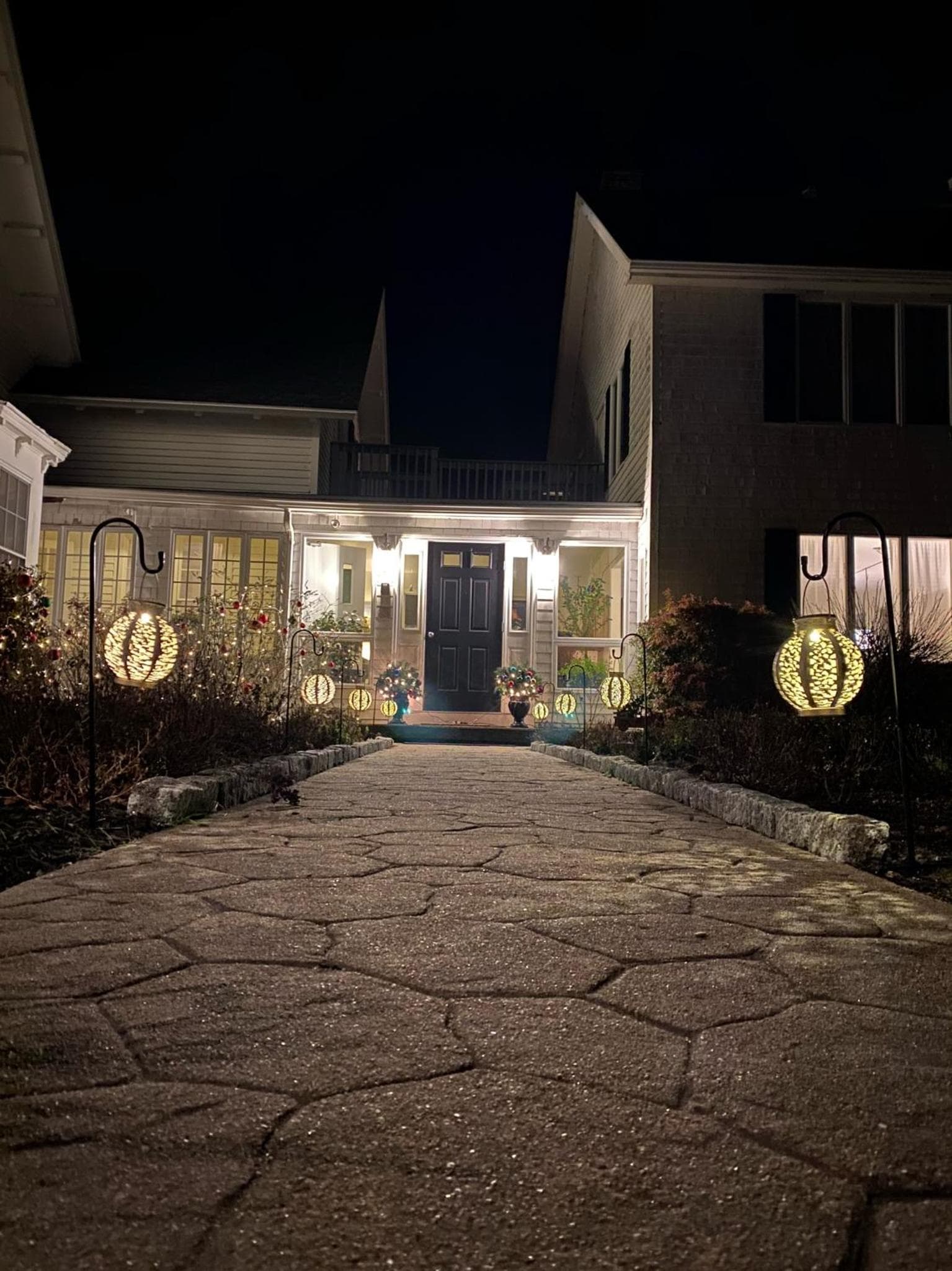 Old Town Inn featured exterior or lobby in New Shoreham — similar hotel