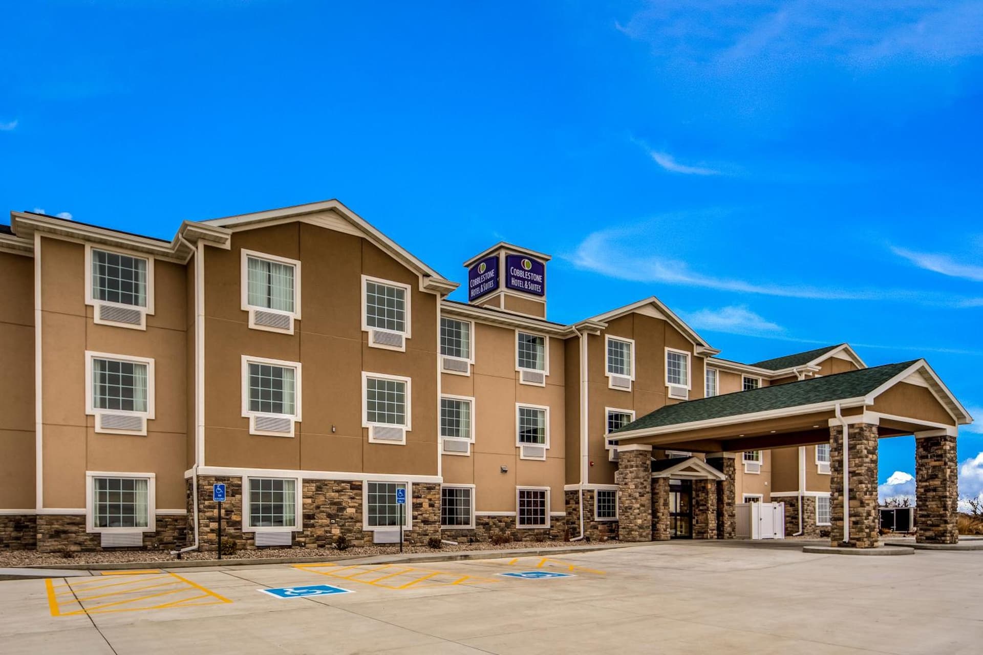 Cobblestone Hotel & Suites - Cozad featured exterior or lobby in Cozad, NE — similar hotel