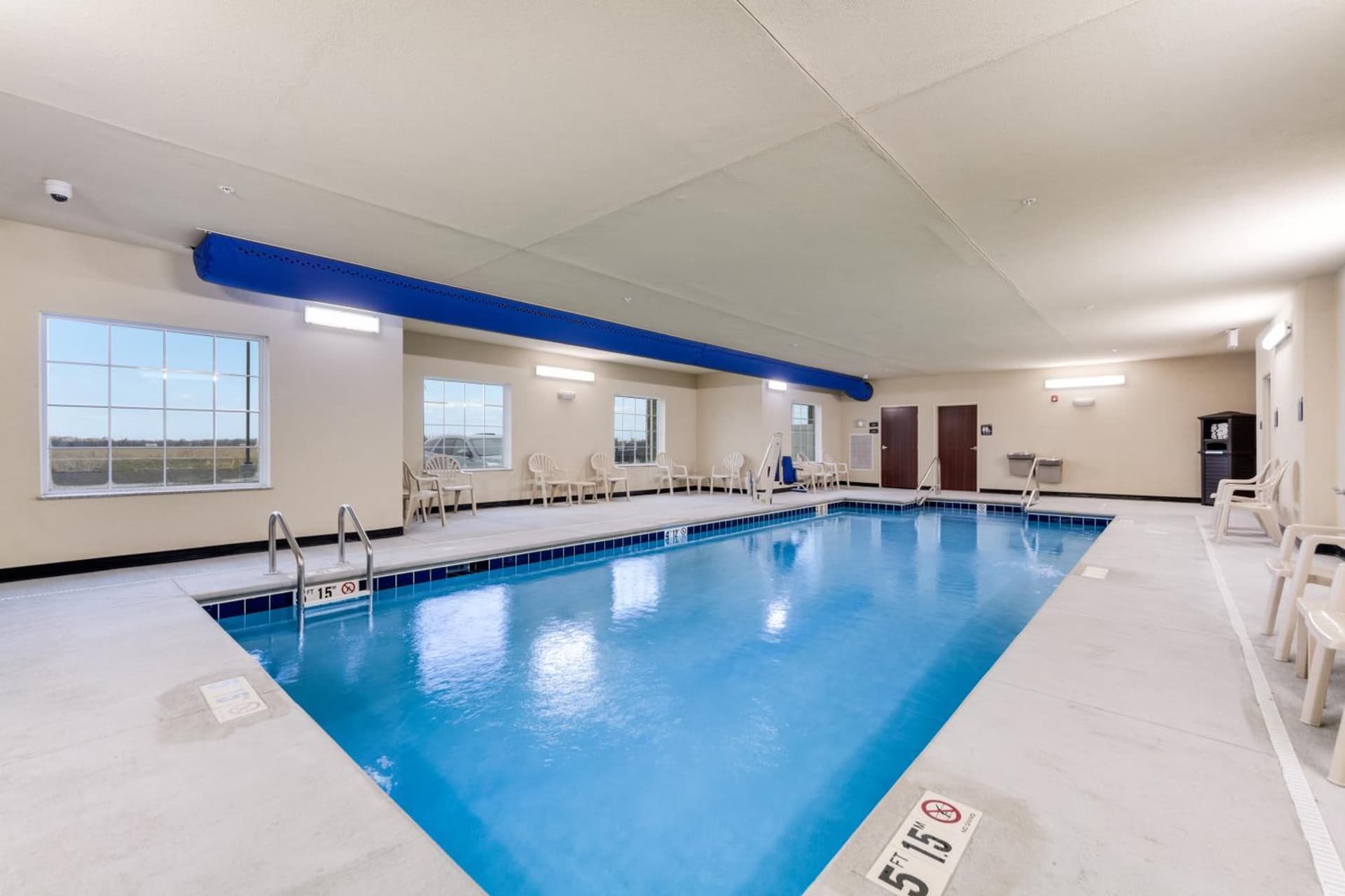 Cobblestone Hotel & Suites - Cozad interior in Cozad, NE — gallery photo 2