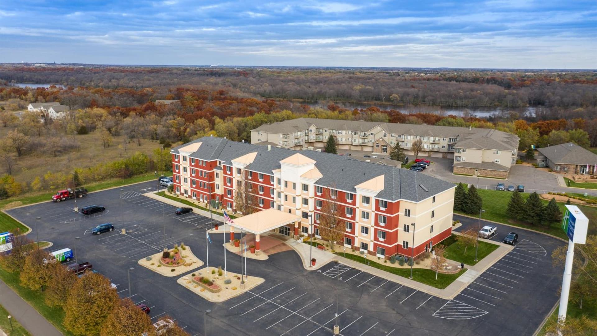 Holiday Inn Express and Suites St. Cloud by IHG gallery photo in Saint Cloud, MN — image 22