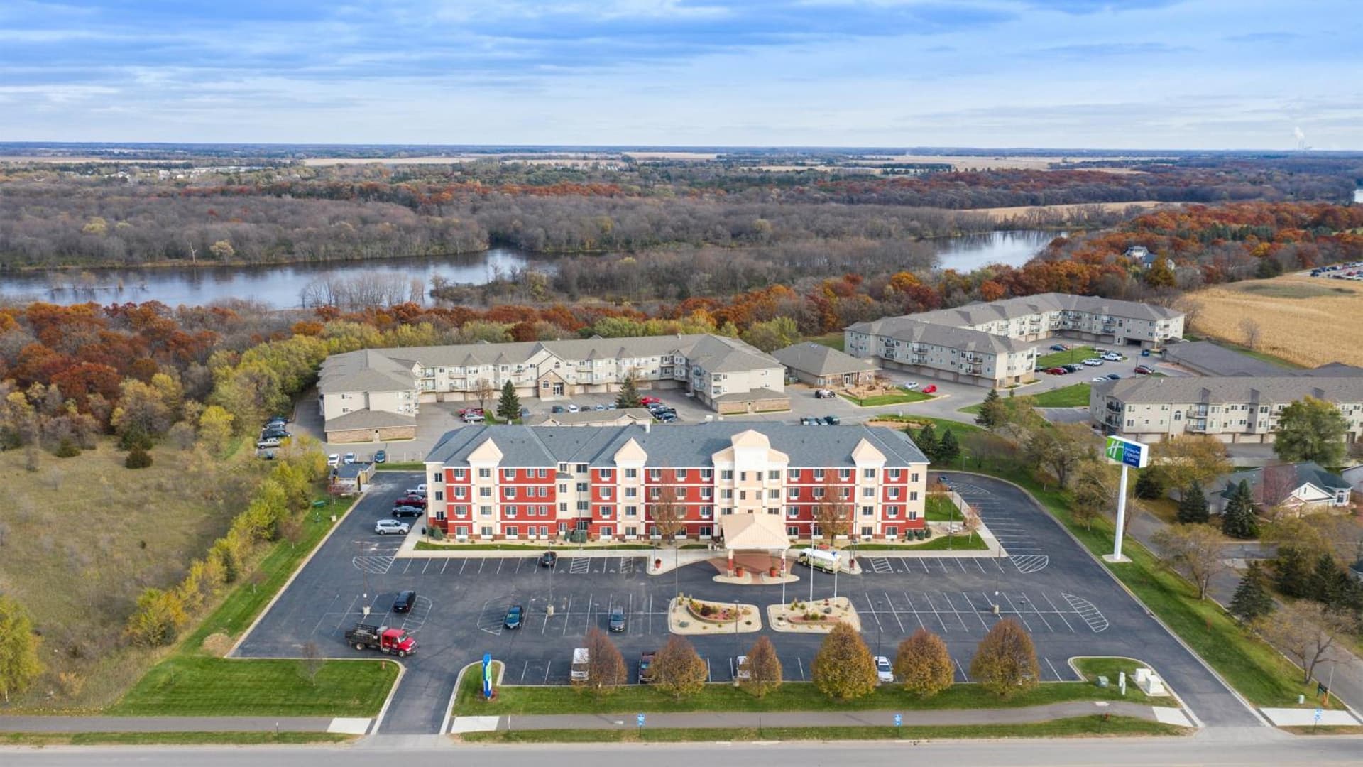 Holiday Inn Express and Suites St. Cloud by IHG gallery photo in Saint Cloud, MN — image 13