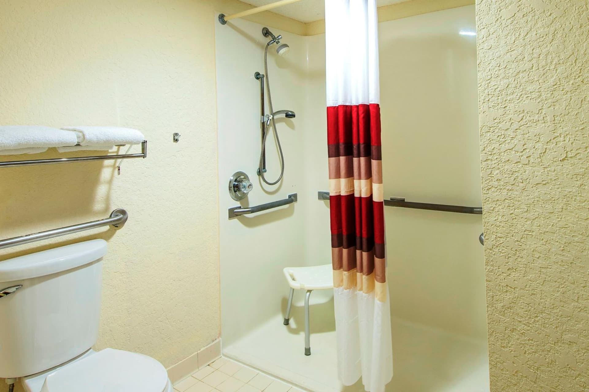 Red Roof Inn Utica gallery photo in Utica, NY — image 16