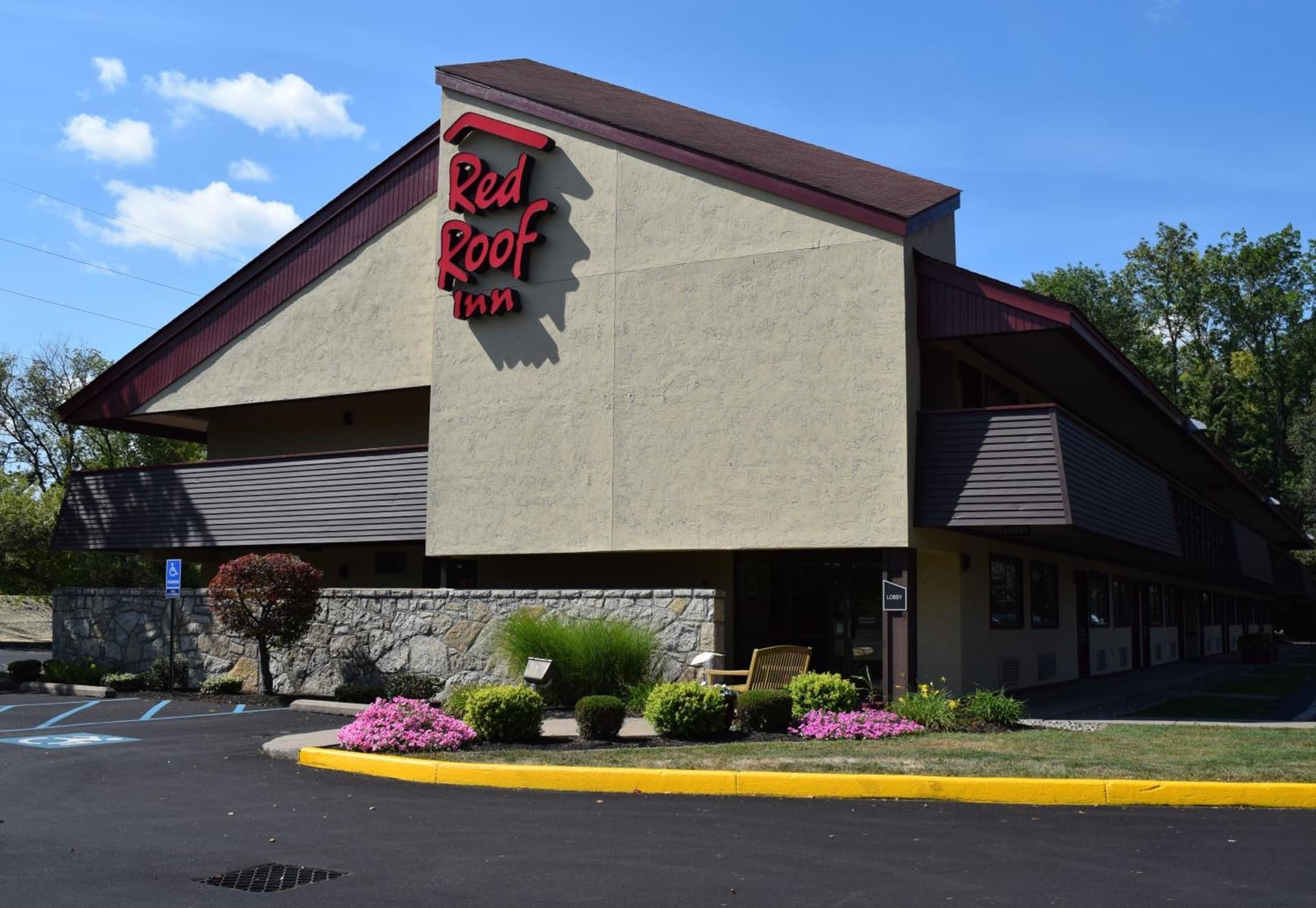 Red Roof Inn Utica exterior or lobby in Utica, NY — main listing photo