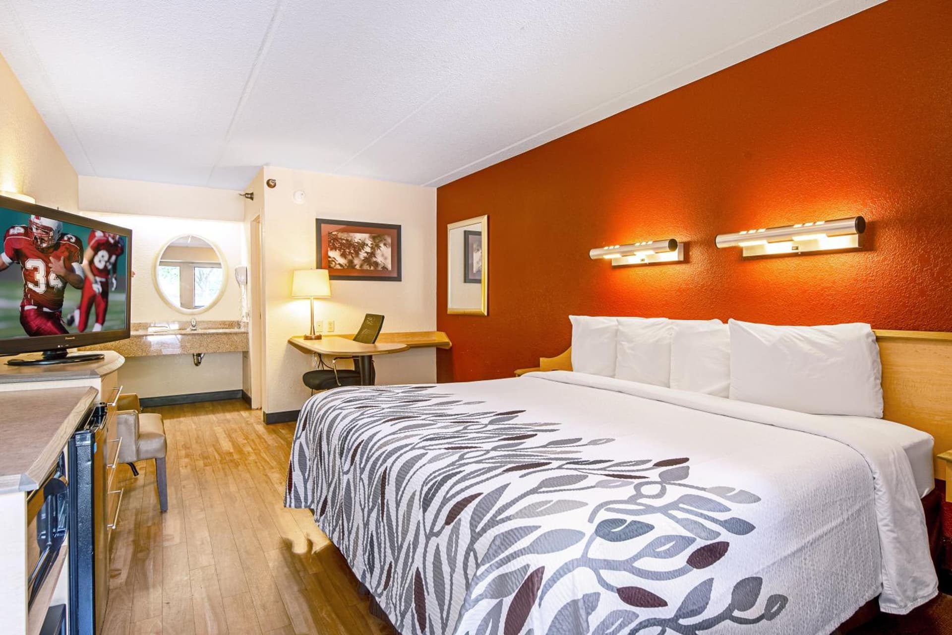 Red Roof Inn Utica interior in Utica, NY — gallery photo 2