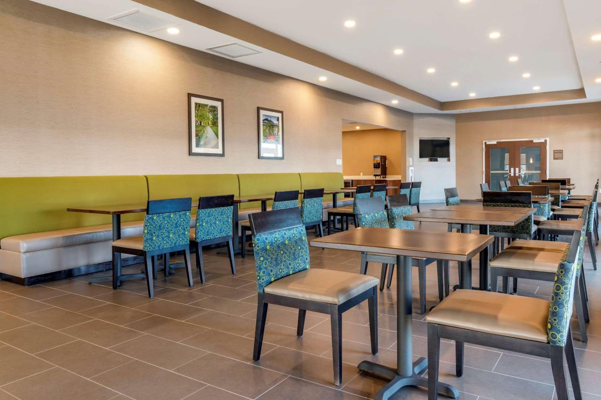 Comfort Suites Camp Hill-Harrisburg West property views in Harrisburg, PA — gallery photo 3