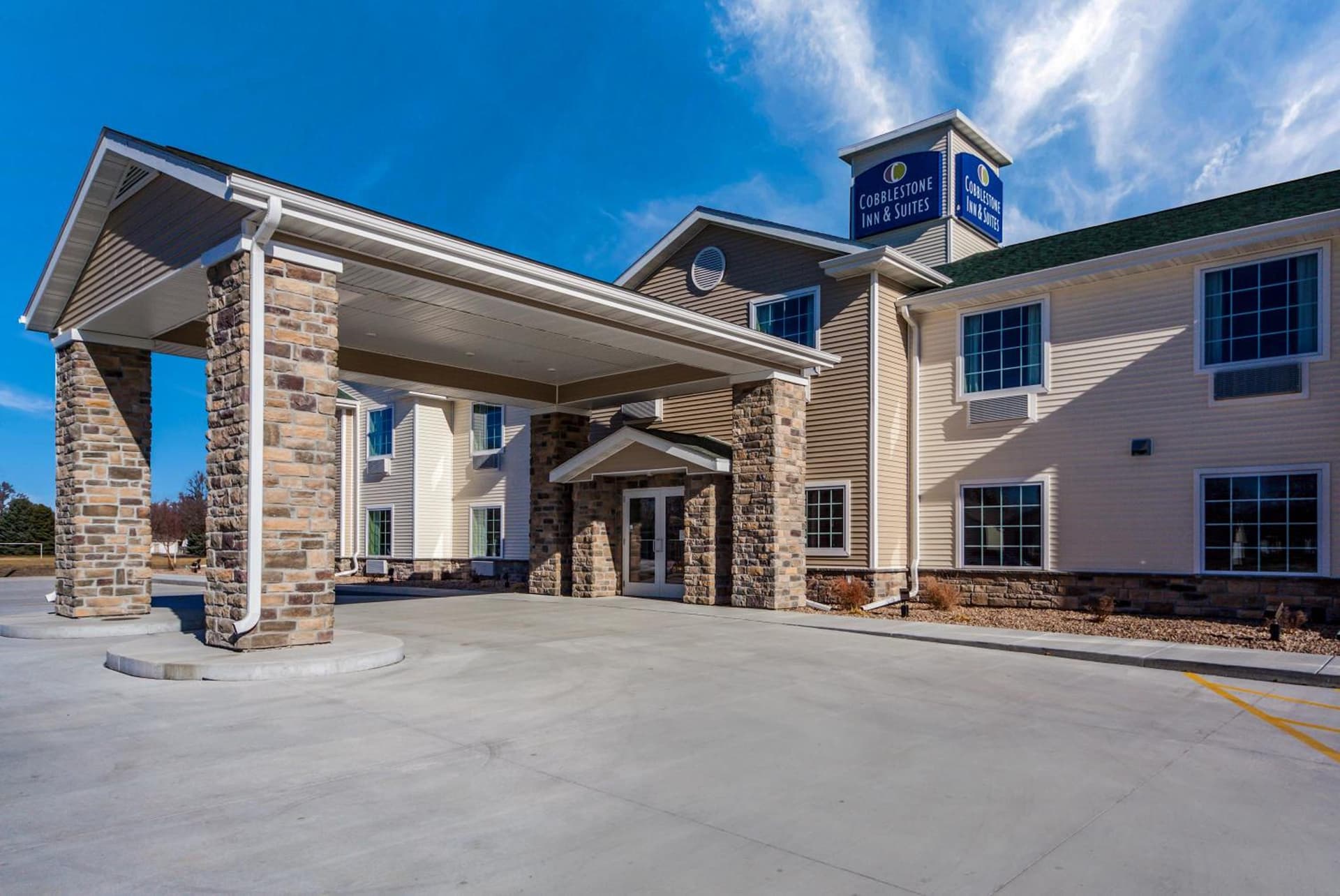 Cobblestone Inn & Suites - Holdrege featured exterior or lobby in Holdrege, NE — similar hotel