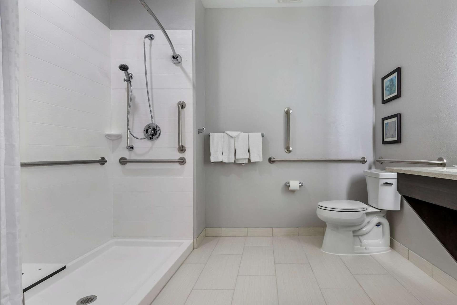Comfort Suites Greenville Airport property views in Greenville, SC — gallery photo 3