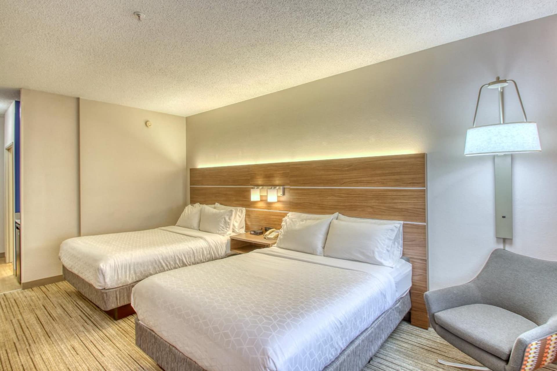 Holiday Inn Express Hotel & Suites Oshkosh by IHG gallery photo in Oshkosh, WI — image 26