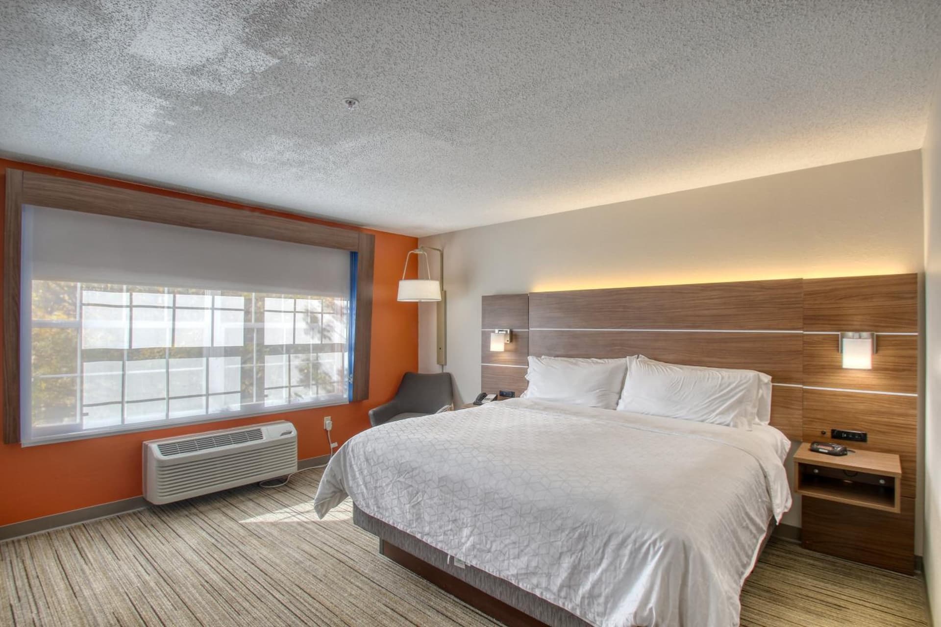 Holiday Inn Express Hotel & Suites Oshkosh by IHG gallery photo in Oshkosh, WI — image 37