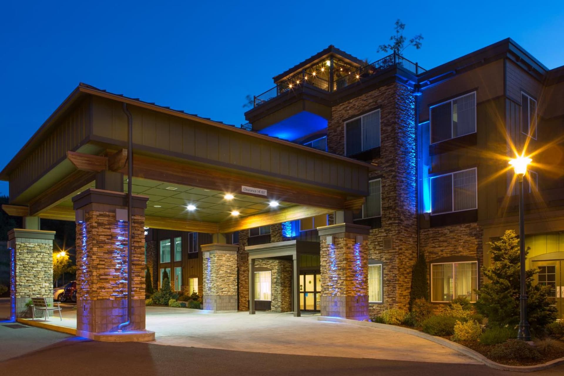 Holiday Inn Express Hotel & Suites North Sequim by IHG interior in Sequim, WA — gallery photo 2