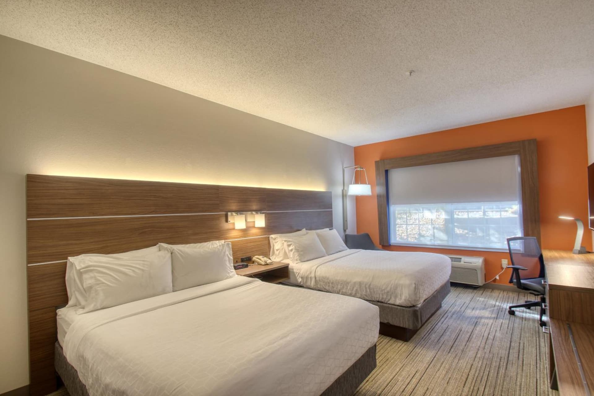 Holiday Inn Express Hotel & Suites Oshkosh by IHG gallery photo in Oshkosh, WI — image 22