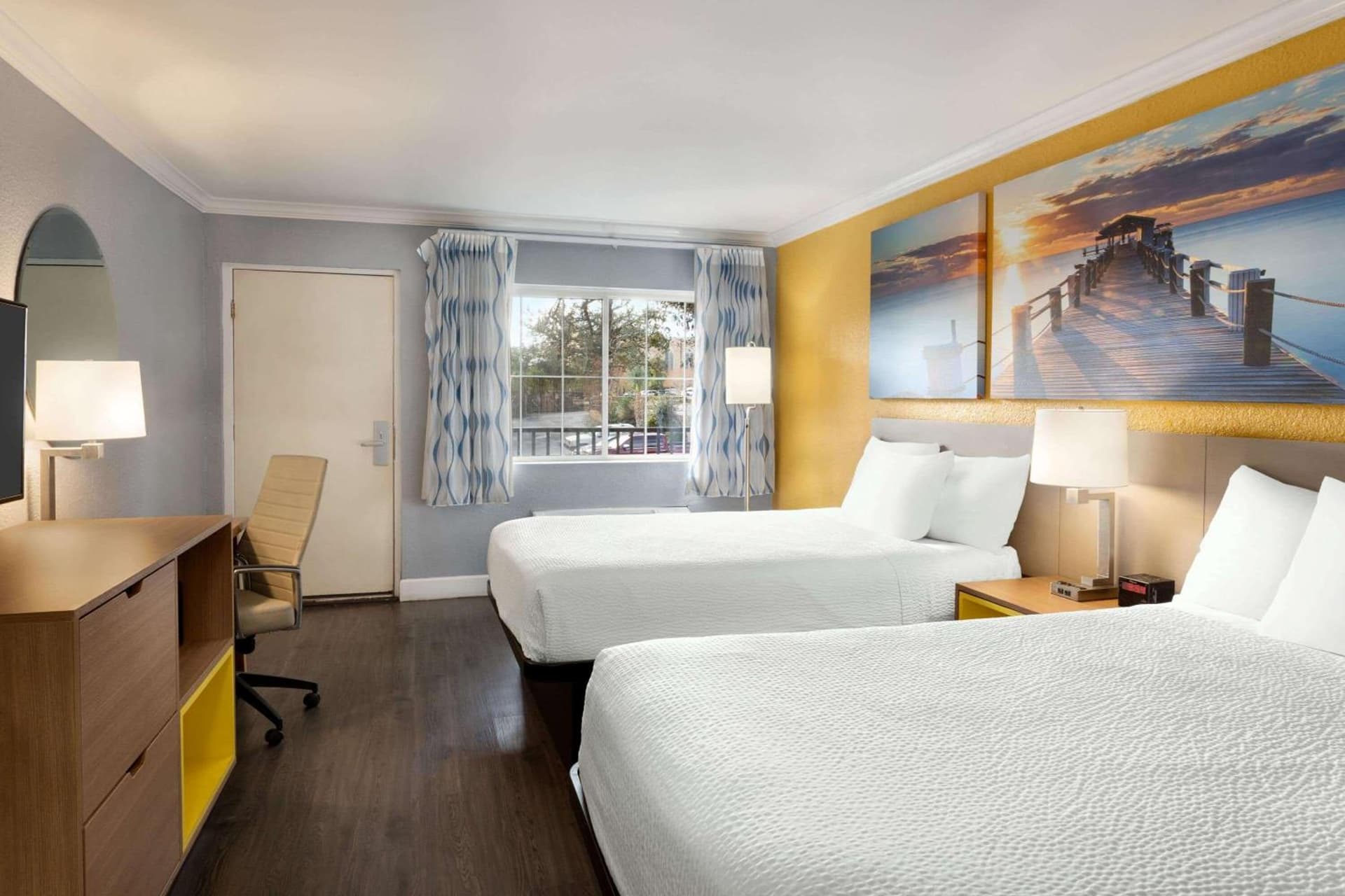 Days Inn by Wyndham Pensacola - Historic Downtown property views in Pensacola, FL — gallery photo 3