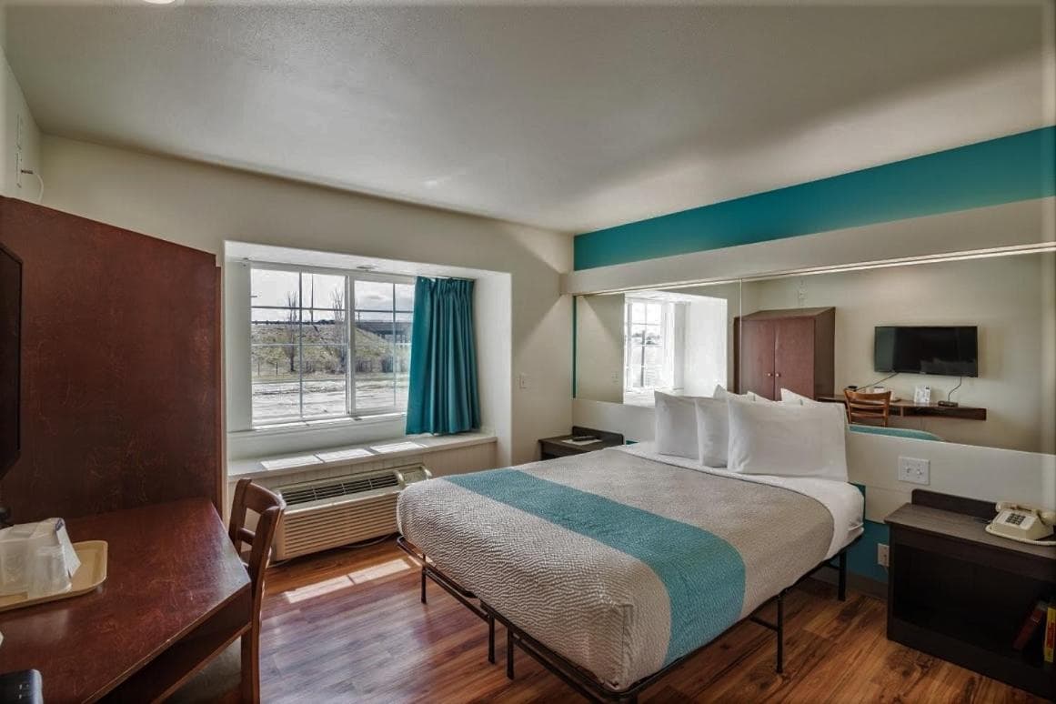 Motel 6-Idaho Falls, ID - Snake River interior in Idaho Falls, ID — gallery photo 2
