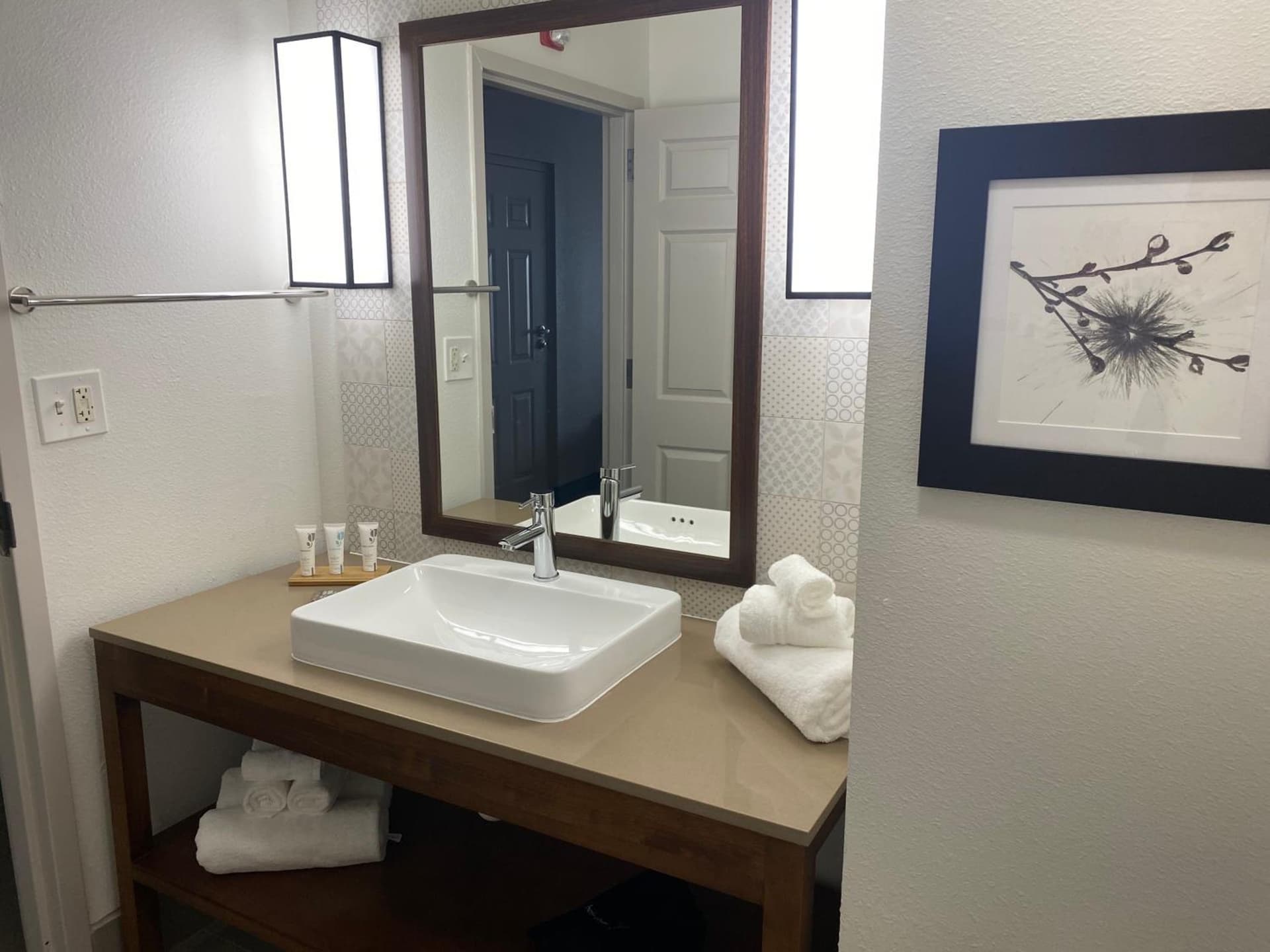 Country Inn & Suites by Radisson, RJ Stadium - Tampa Airport East property views in Tampa, FL — gallery photo 3