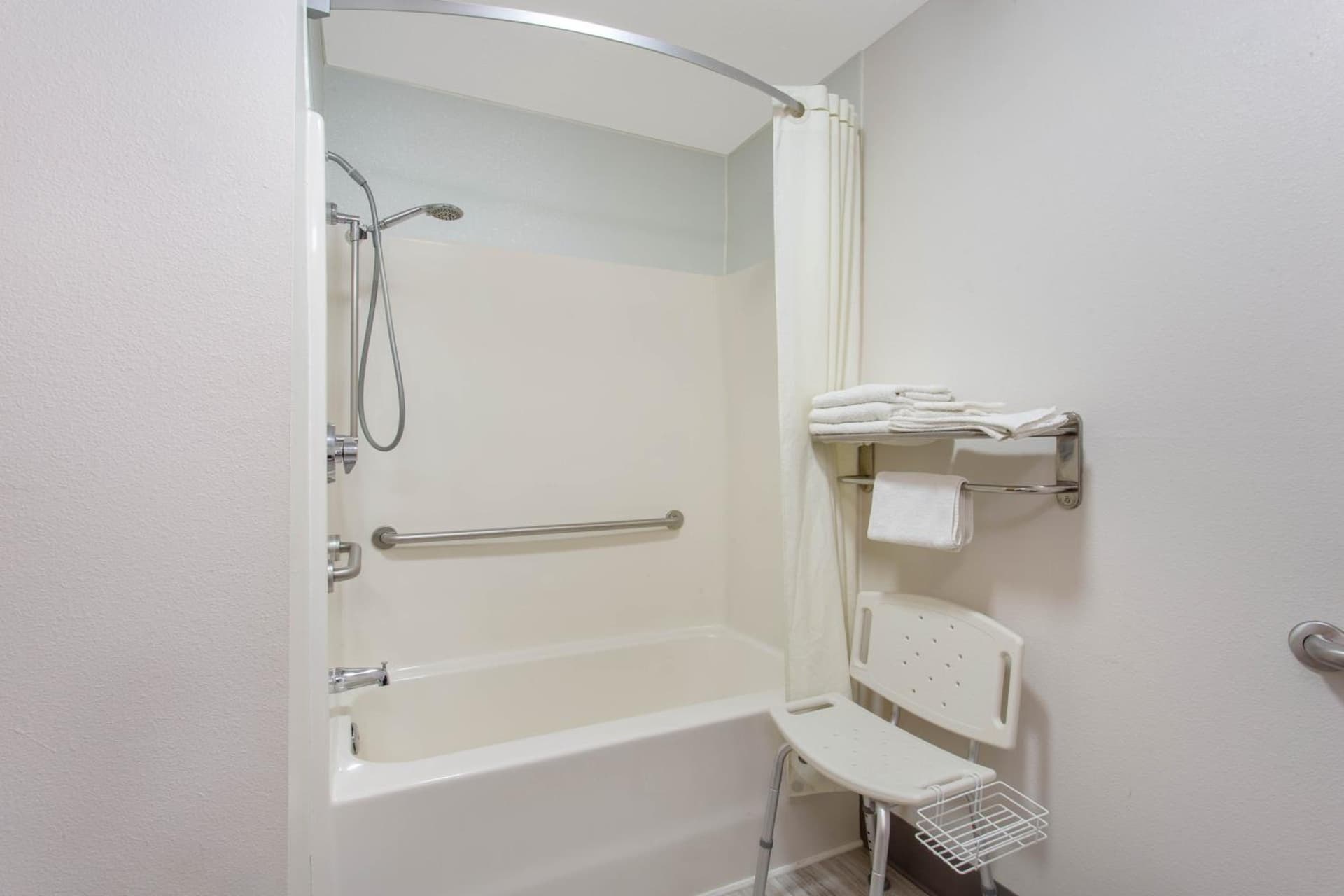 Super 8 by Wyndham Bedford property views in Bedford, IN — gallery photo 3