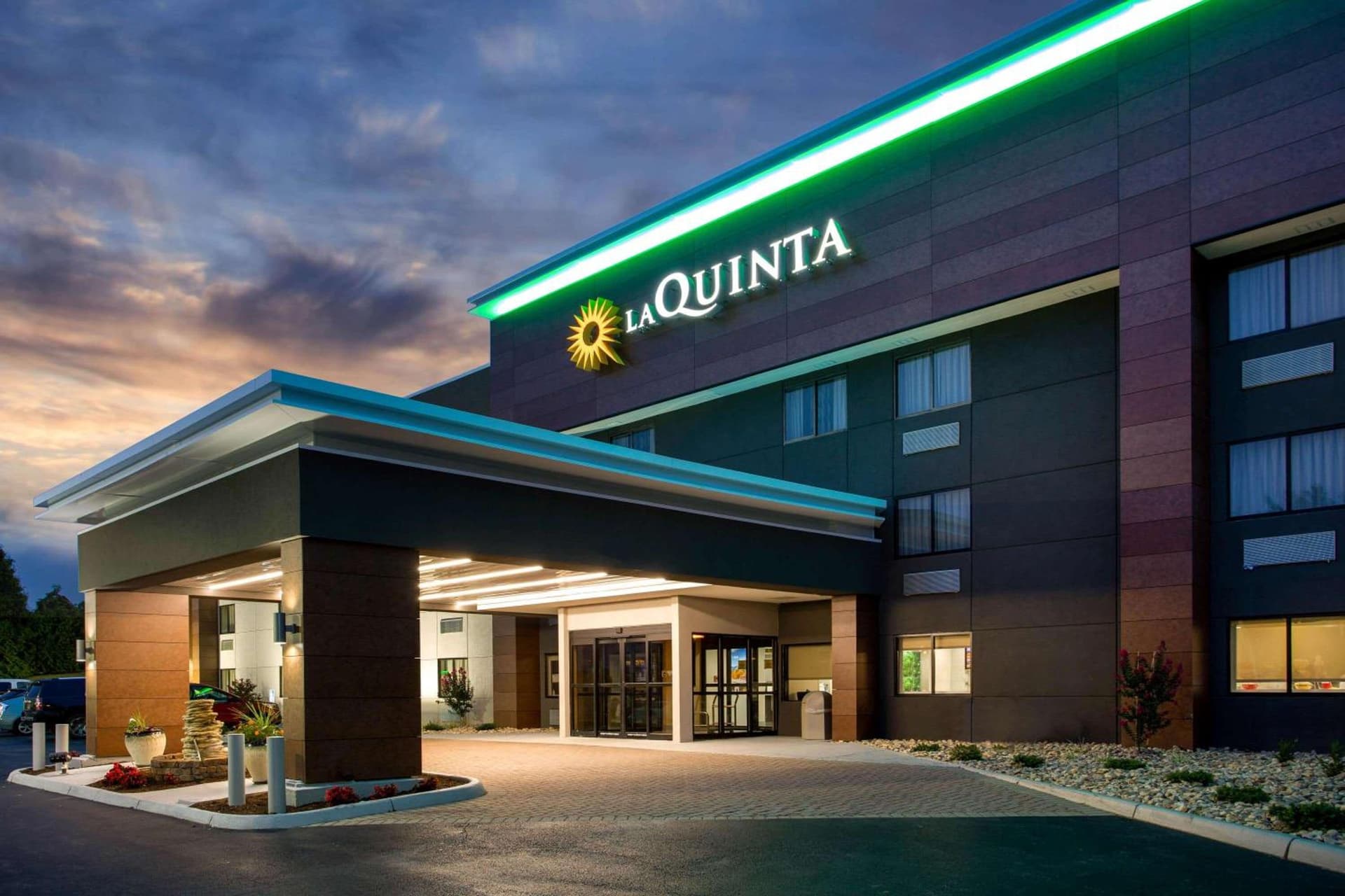 La Quinta Inn by Wyndham Roanoke Salem featured exterior or lobby in Salem, VA — similar hotel